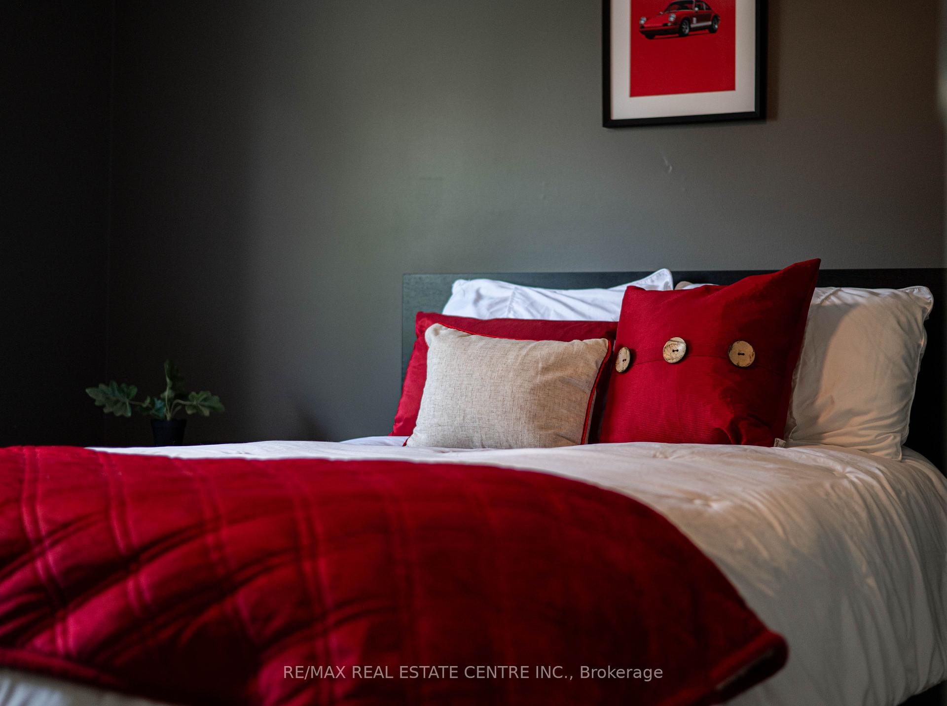Photo 21 of 119 Oak Ridge Drive, Orangeville — HOMEH