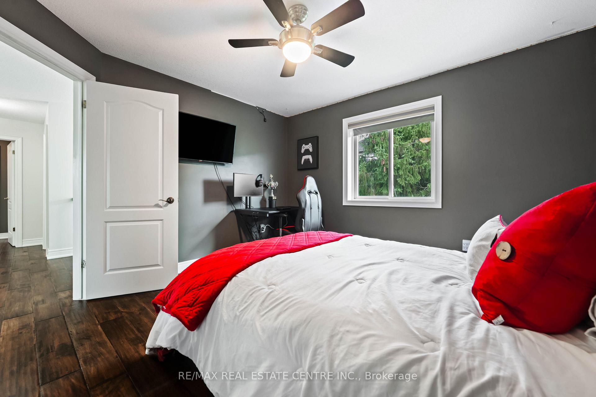 Photo 22 of 119 Oak Ridge Drive, Orangeville — HOMEH