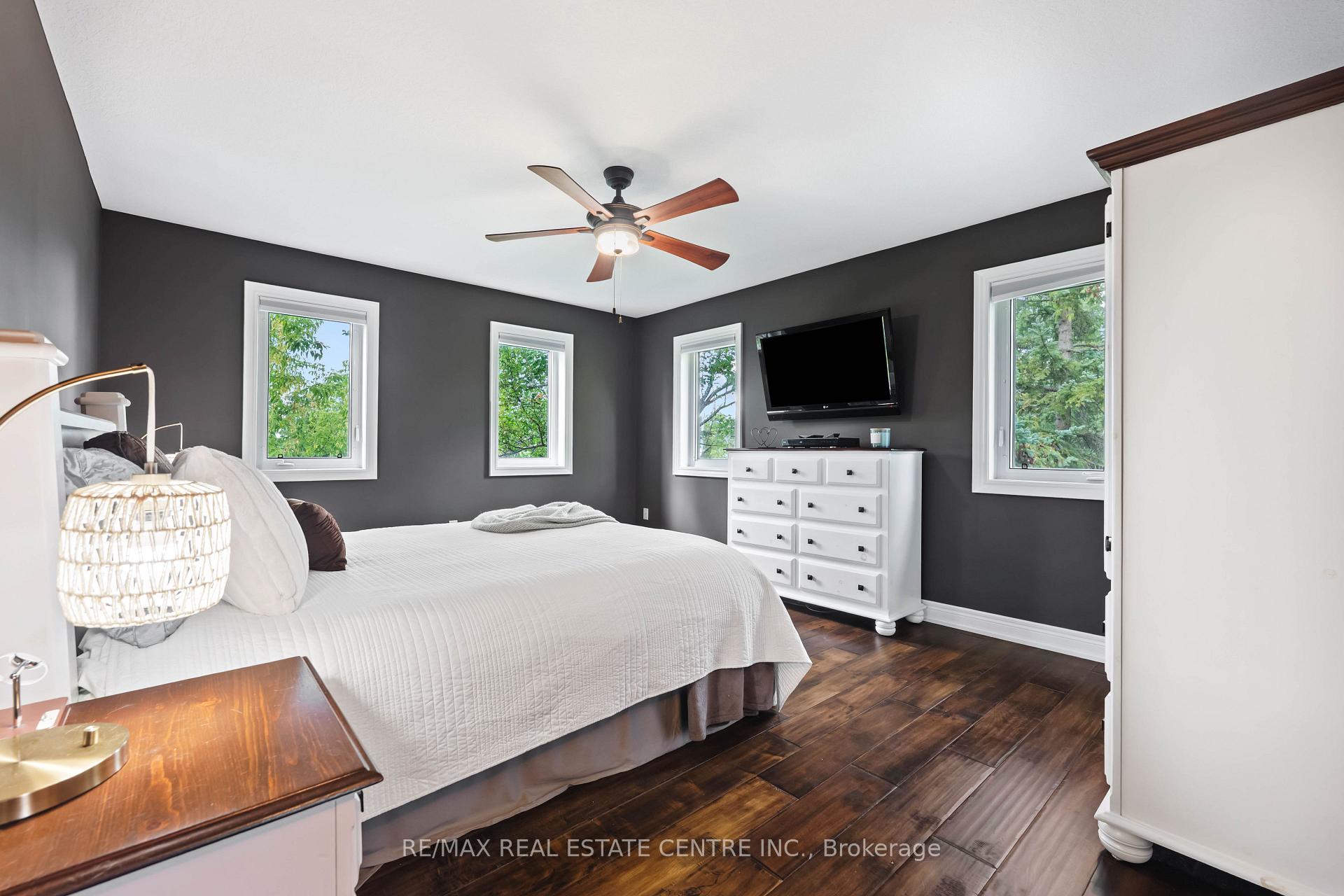 Photo 29 of 119 Oak Ridge Drive, Orangeville — HOMEH
