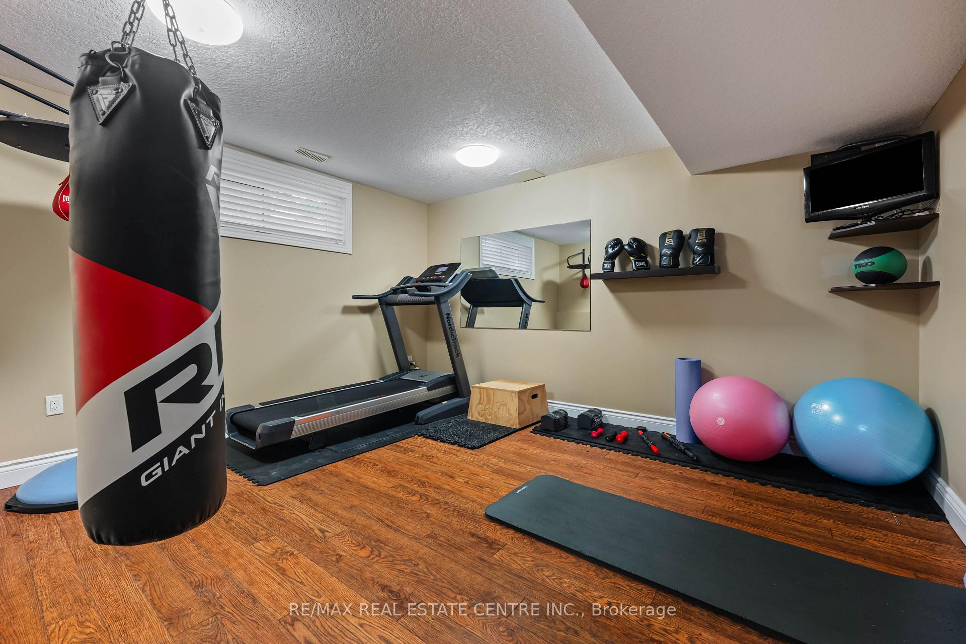 Photo 34 of 119 Oak Ridge Drive, Orangeville — HOMEH