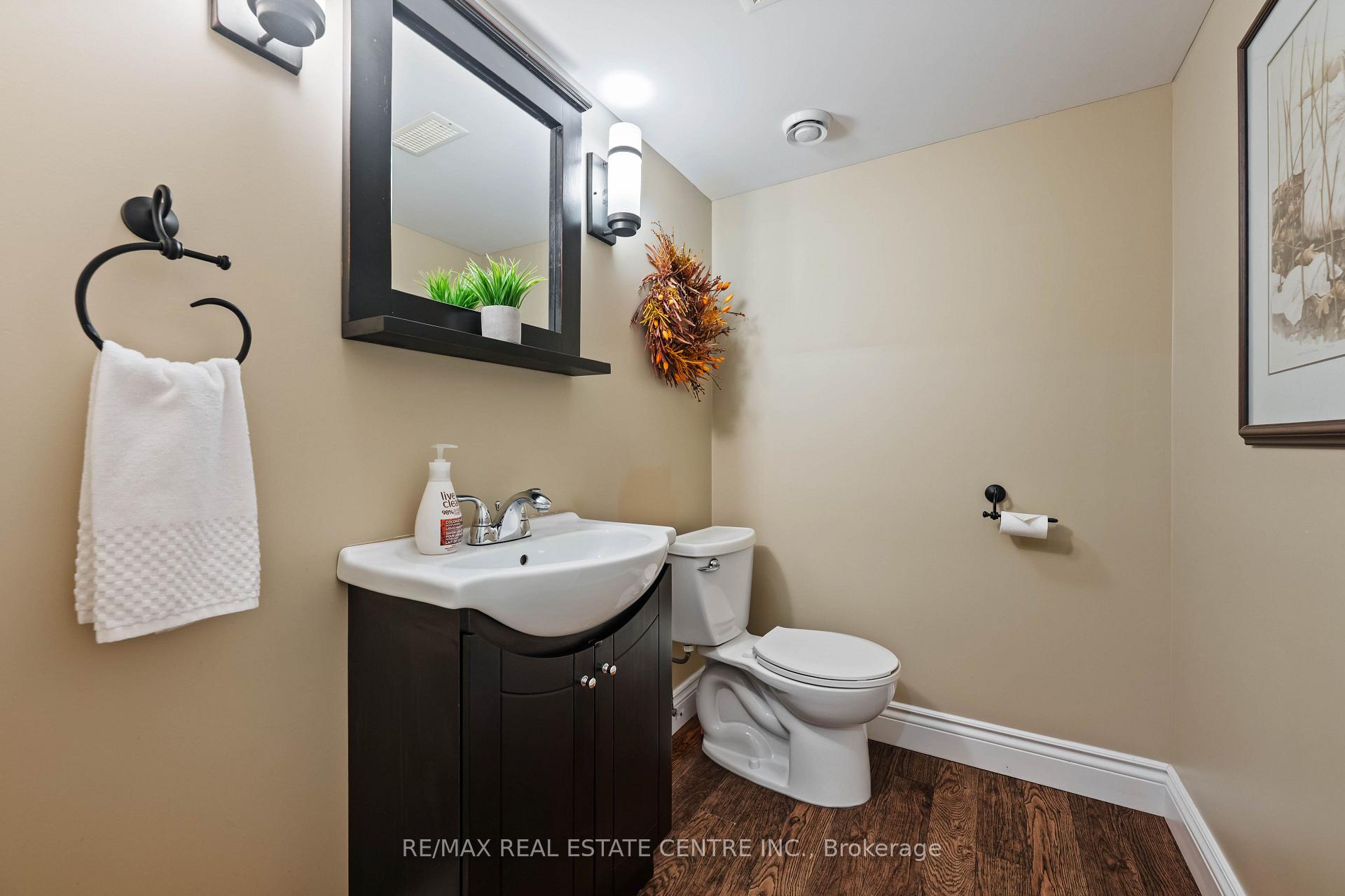 Photo 39 of 119 Oak Ridge Drive, Orangeville — HOMEH