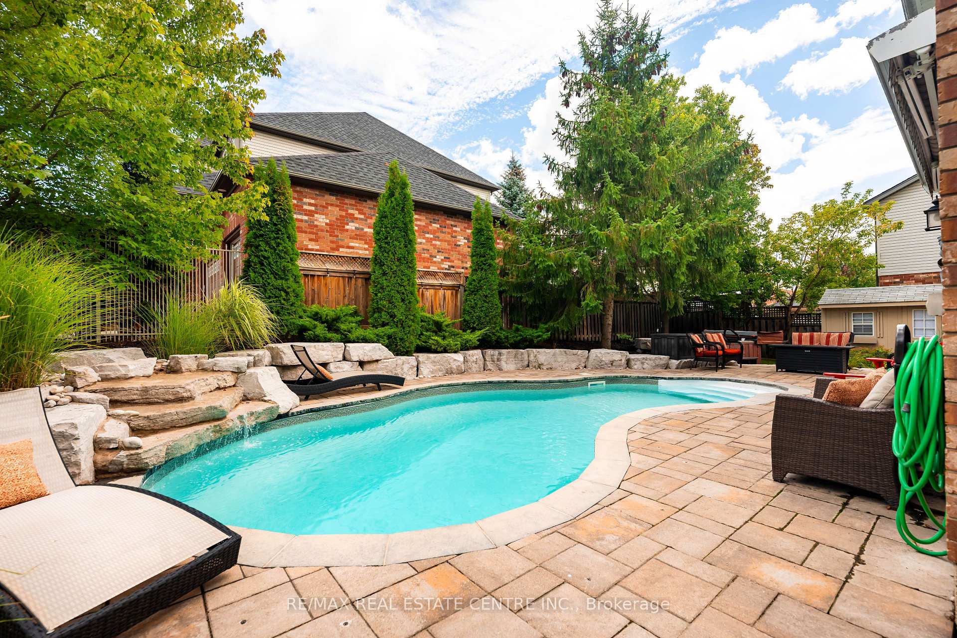 Photo 41 of 119 Oak Ridge Drive, Orangeville — HOMEH