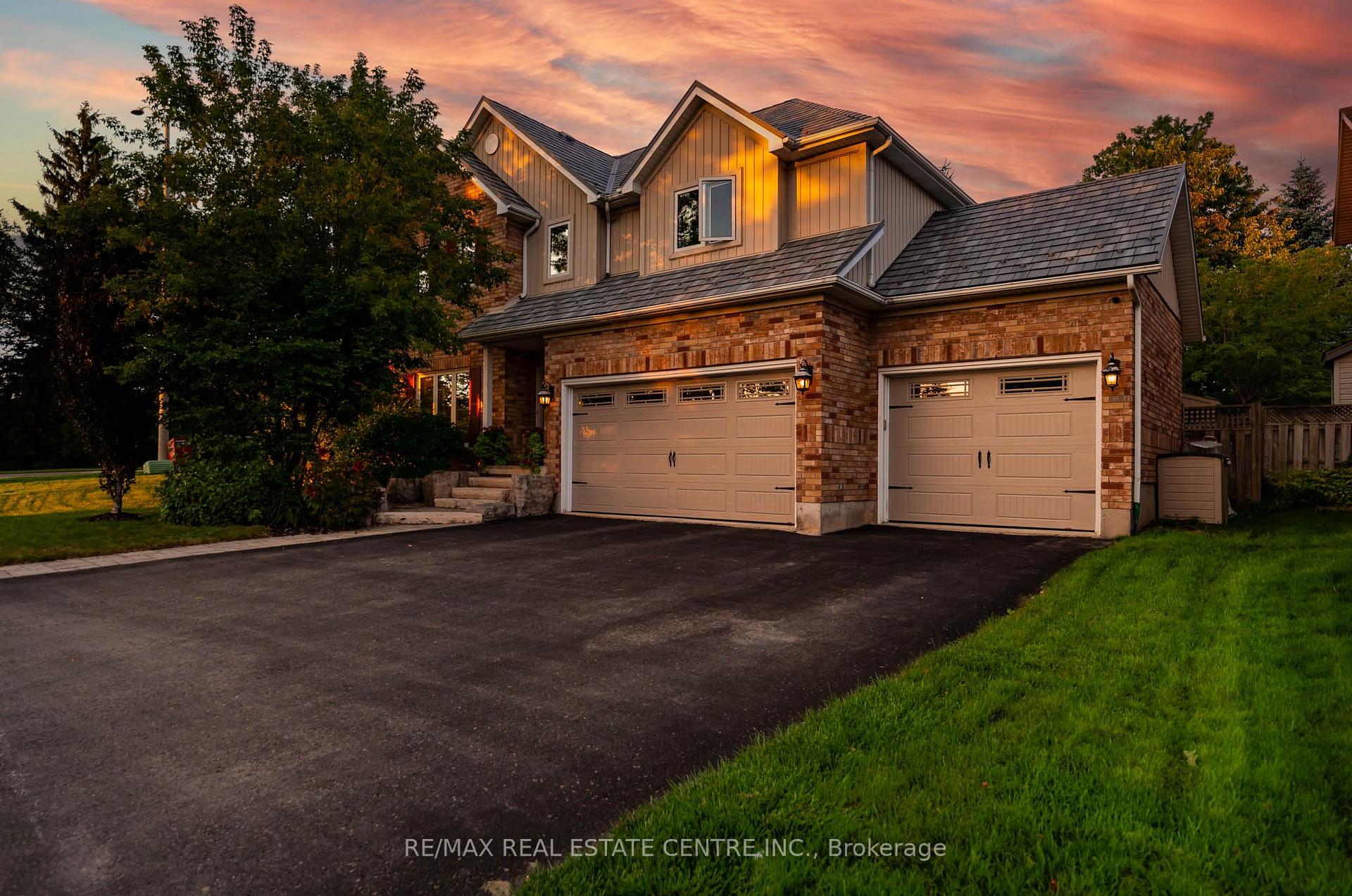 Photo 3 of 119 Oak Ridge Drive, Orangeville — HOMEH