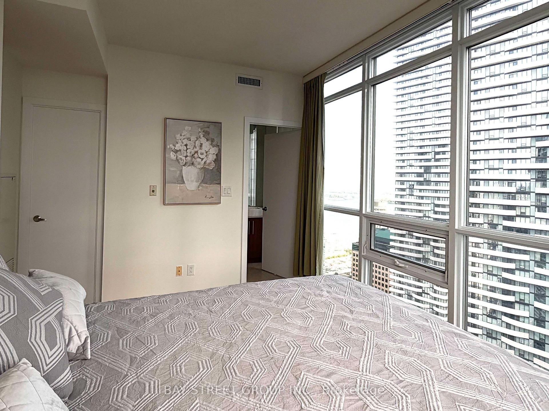 Photo 15 of Unit 4602, 65 Bremner Boulevard, Toronto, Waterfront Communities — HOMEH
