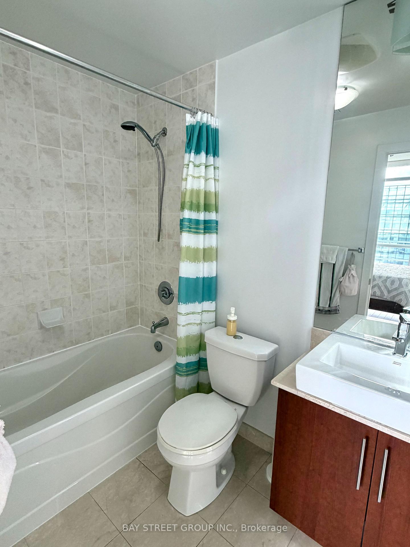 Photo 18 of Unit 4602, 65 Bremner Boulevard, Toronto, Waterfront Communities — HOMEH