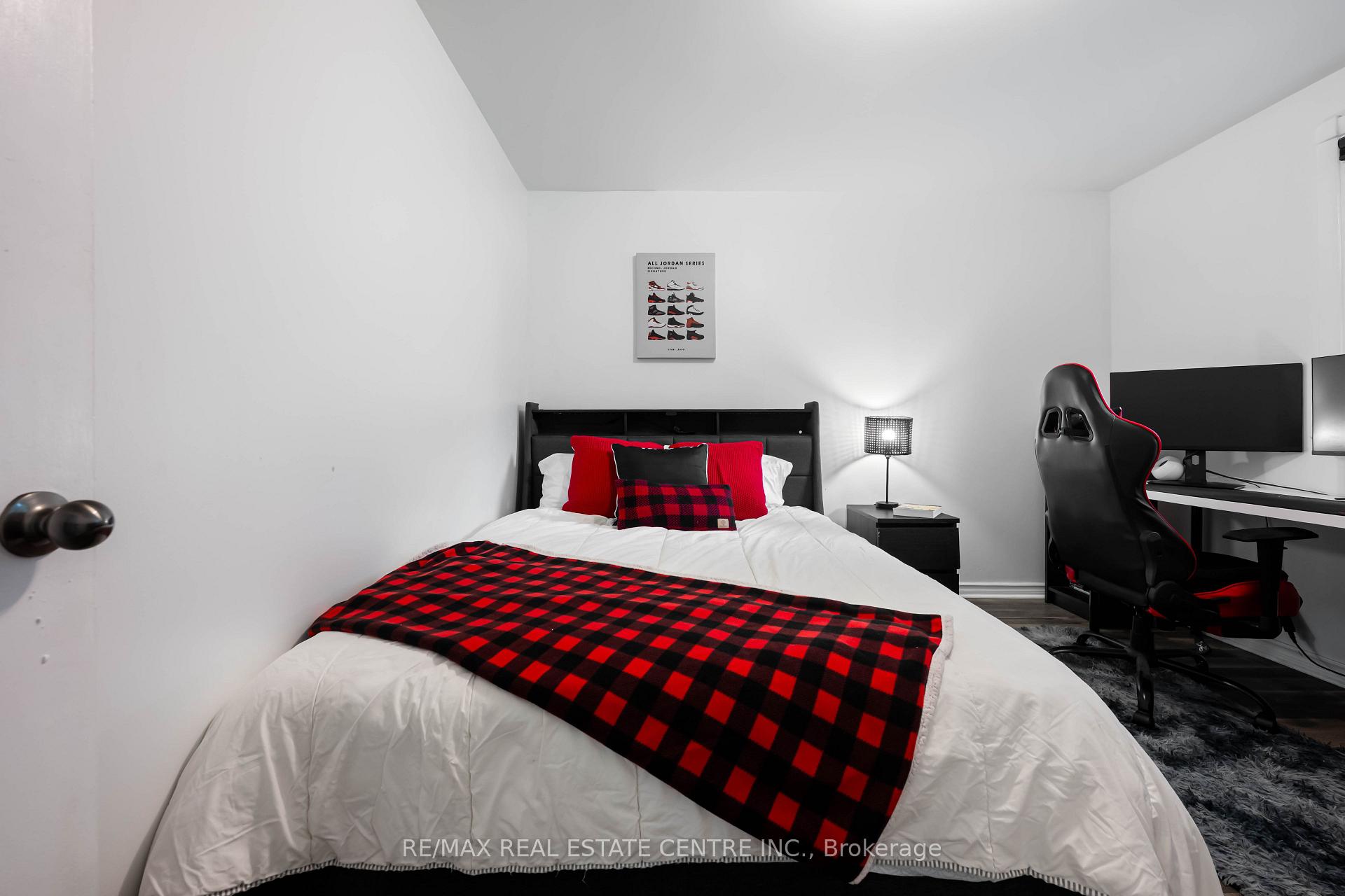 Photo 22 of 23 Third Street, Orangeville — HOMEH