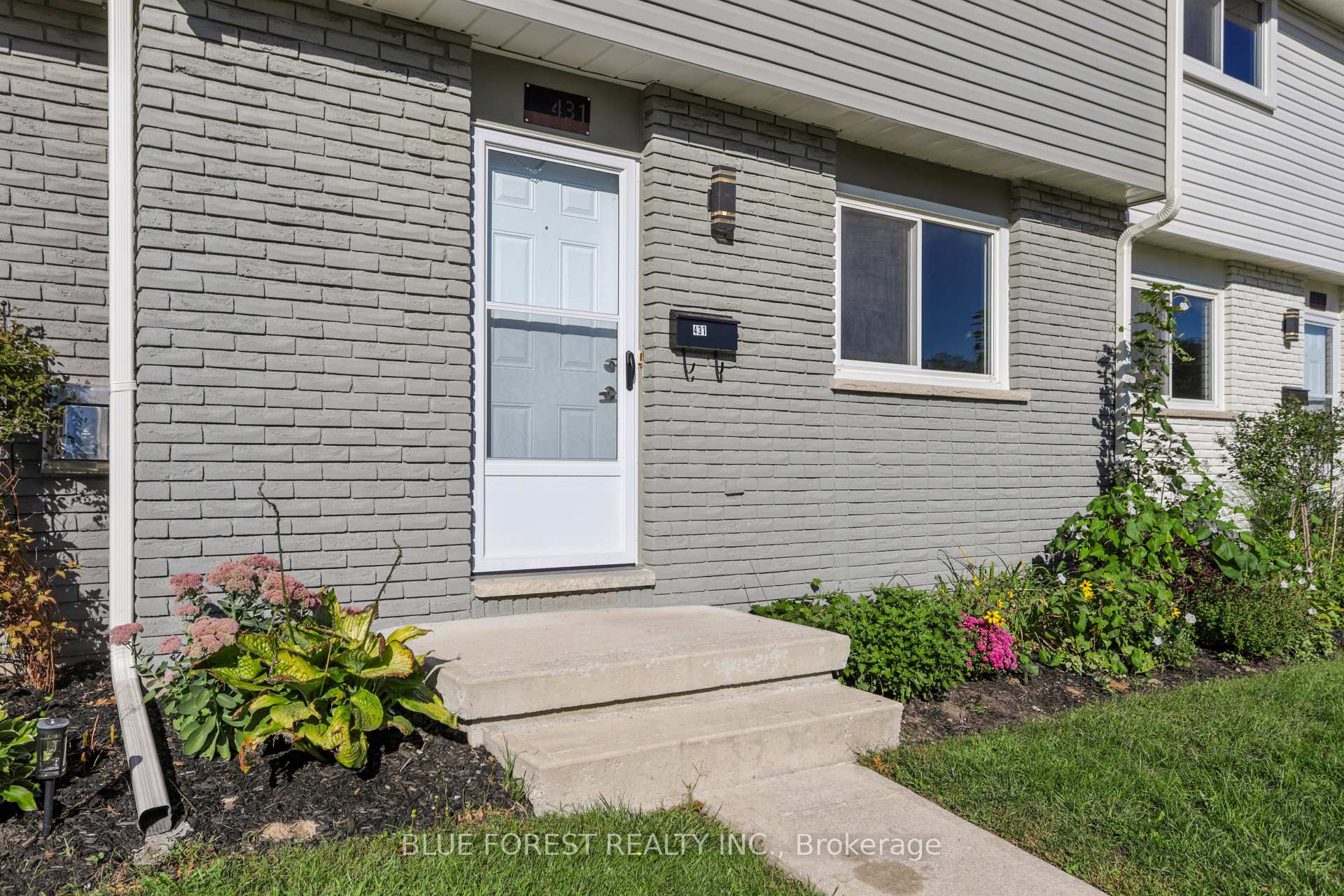 Photo 1 of 431 Griffith Street, London, South K — HOMEH