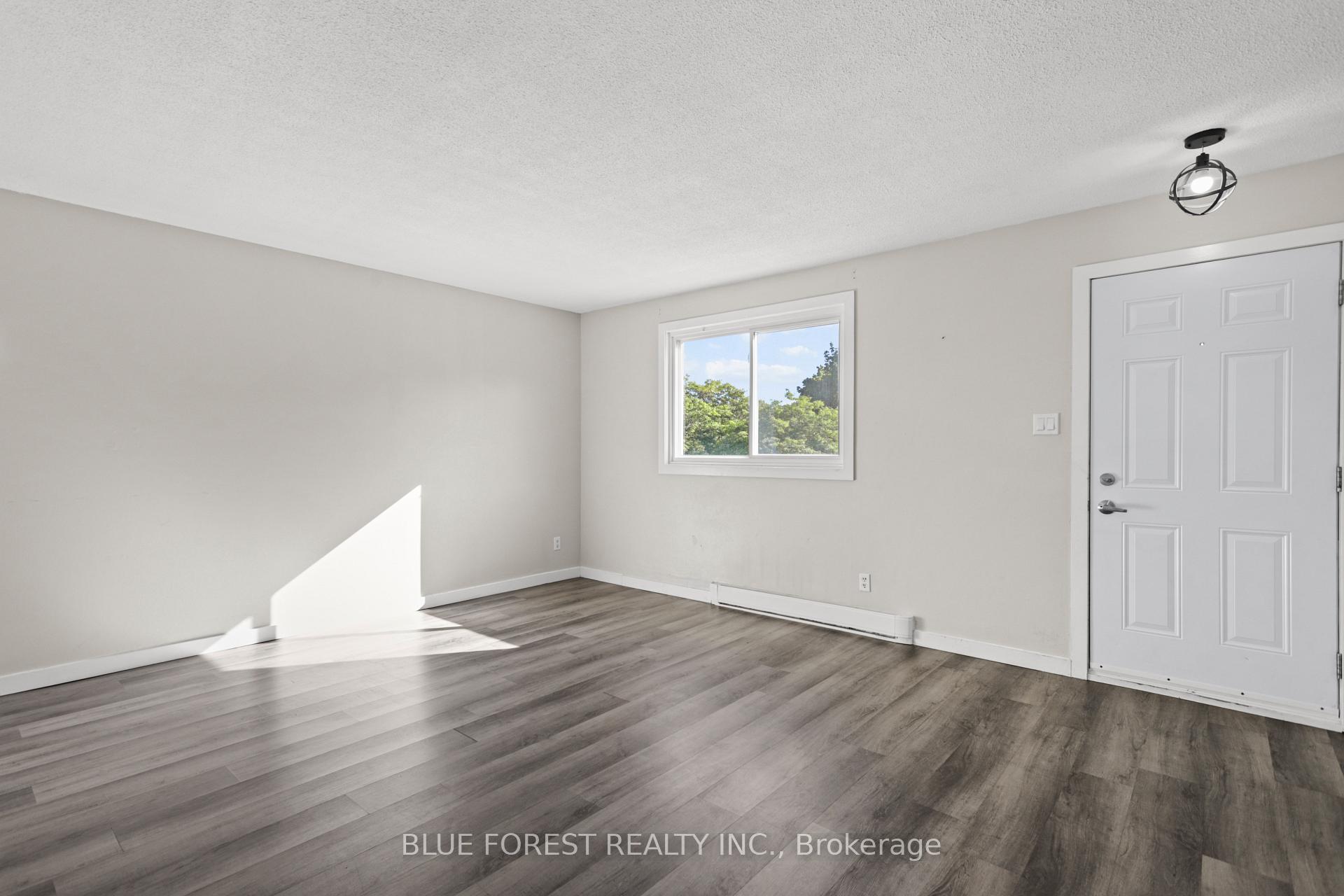 Photo 5 of 431 Griffith Street, London, South K — HOMEH