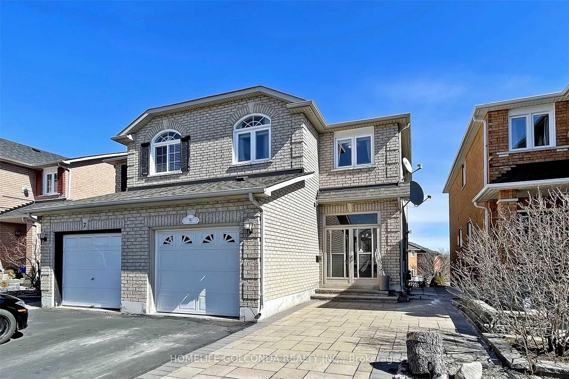Photo 2 of 5 Bridlepath Street E, Richmond Hill, Rouge Woods — HOMEH