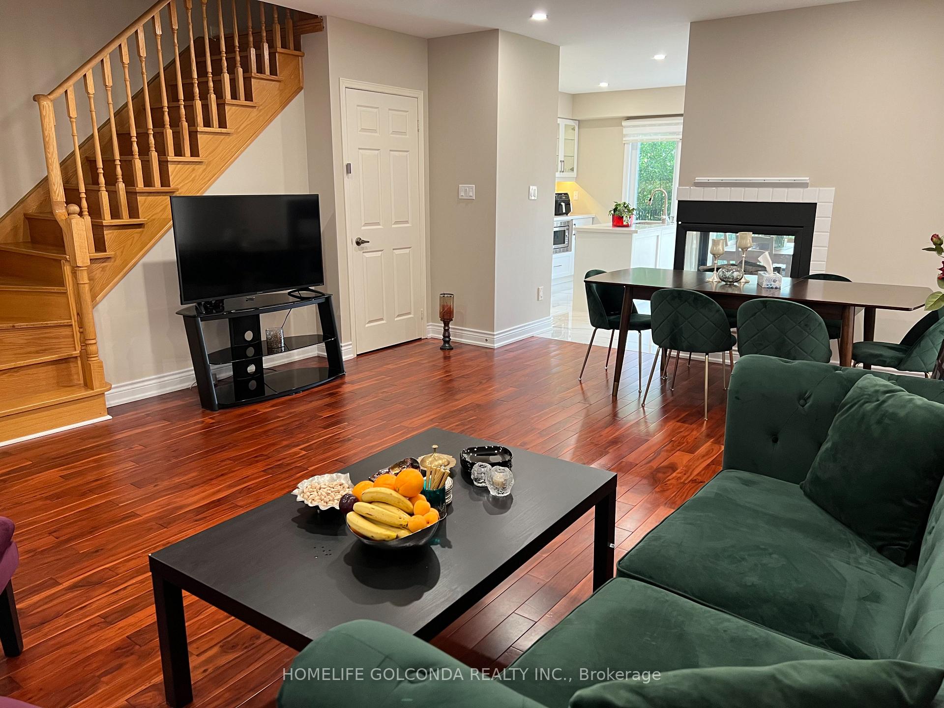 Photo 8 of 5 Bridlepath Street E, Richmond Hill, Rouge Woods — HOMEH