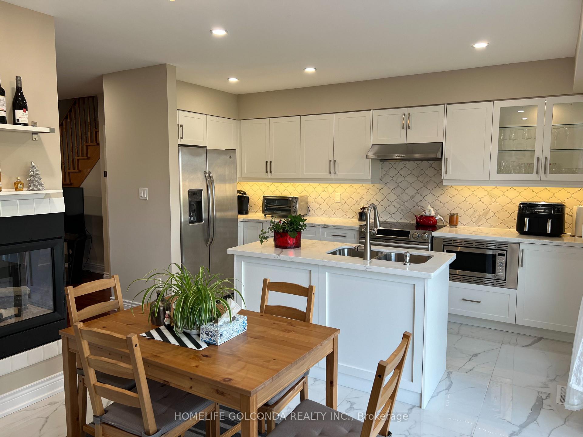 Photo 13 of 5 Bridlepath Street E, Richmond Hill, Rouge Woods — HOMEH