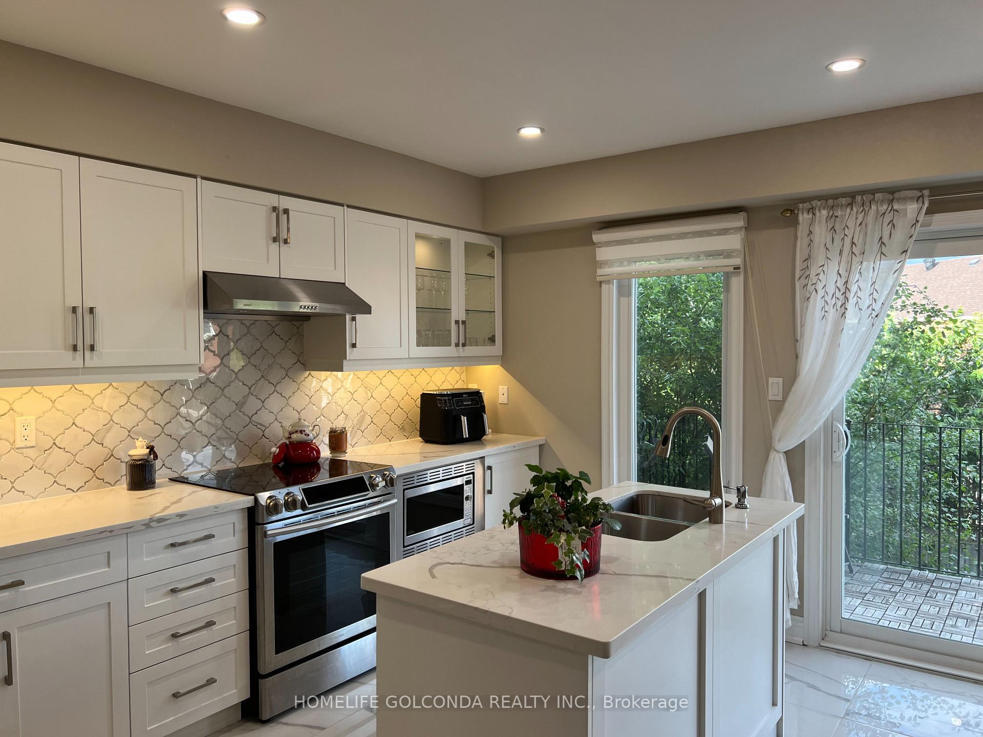 Photo 16 of 5 Bridlepath Street E, Richmond Hill, Rouge Woods — HOMEH