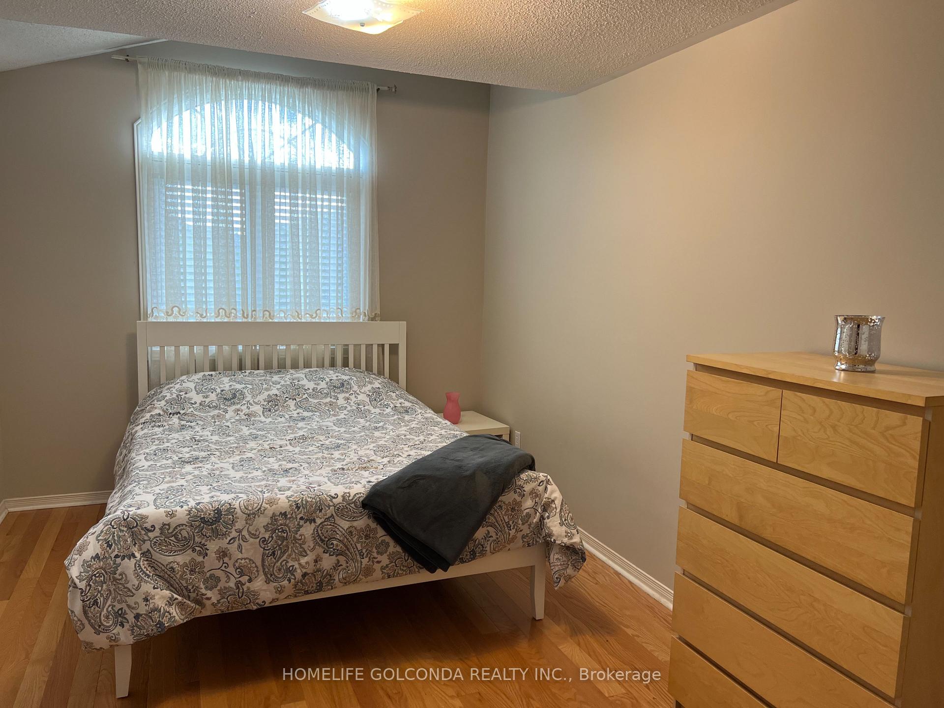 Photo 23 of 5 Bridlepath Street E, Richmond Hill, Rouge Woods — HOMEH