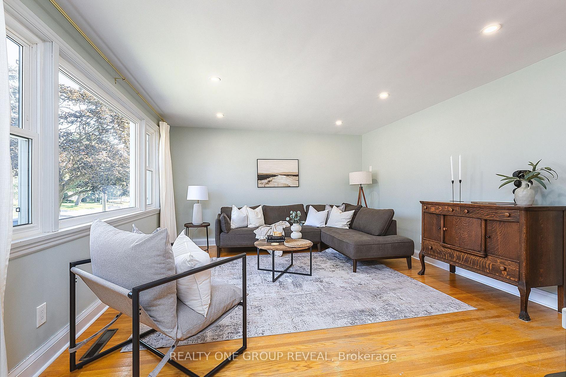 Photo 11 of 37 Prince Street, Clarington, Bowmanville — HOMEH