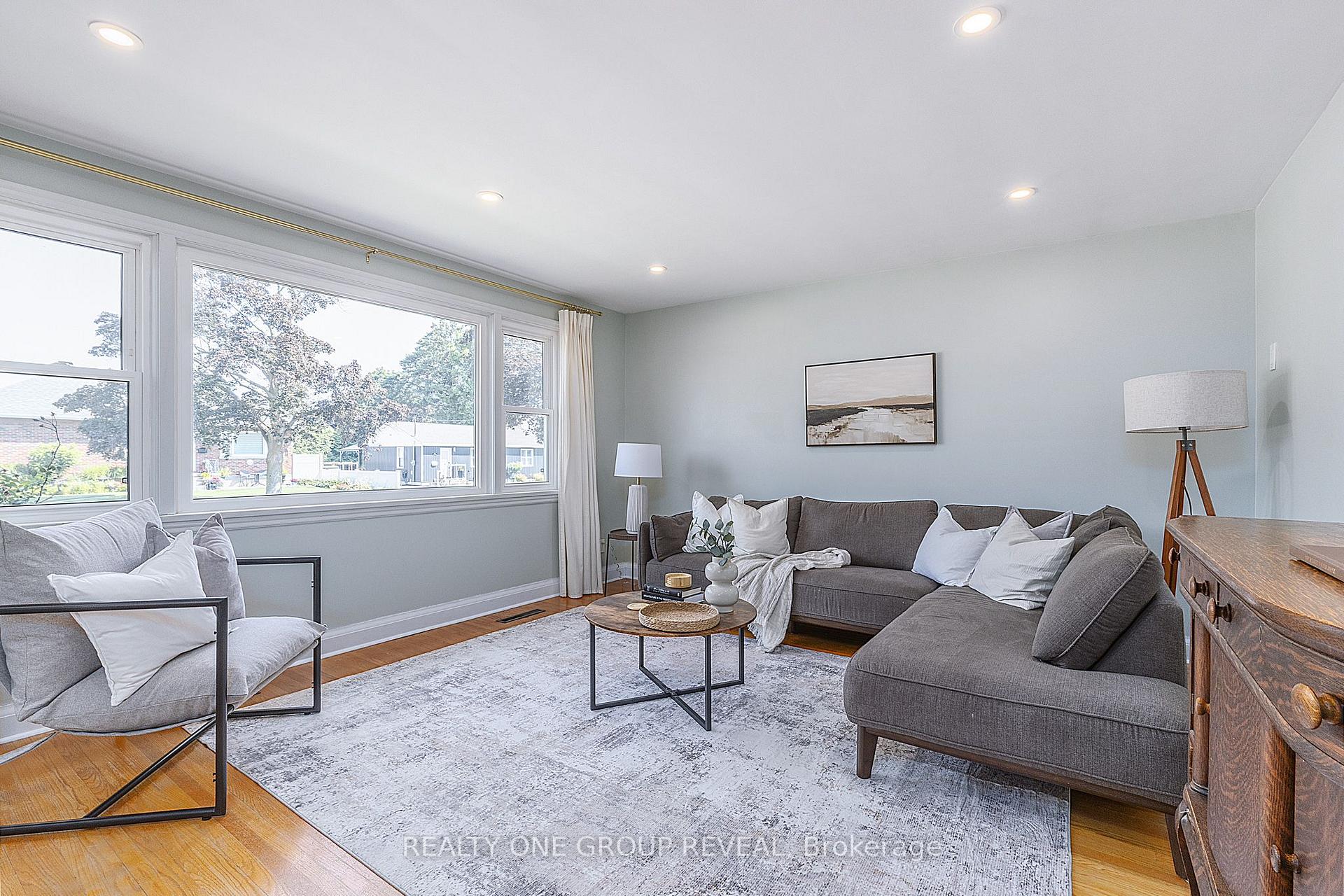 Photo 12 of 37 Prince Street, Clarington, Bowmanville — HOMEH