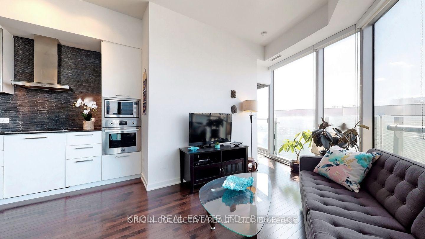 Photo 3 of Unit 3107, 12 York Street, Toronto, Waterfront Communities — HOMEH