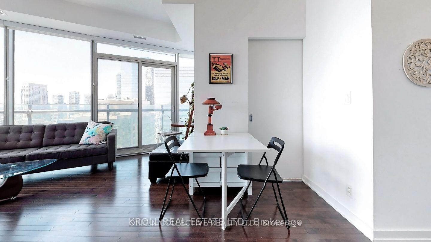 Photo 5 of Unit 3107, 12 York Street, Toronto, Waterfront Communities — HOMEH