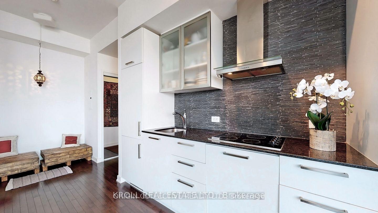 Photo 8 of Unit 3107, 12 York Street, Toronto, Waterfront Communities — HOMEH