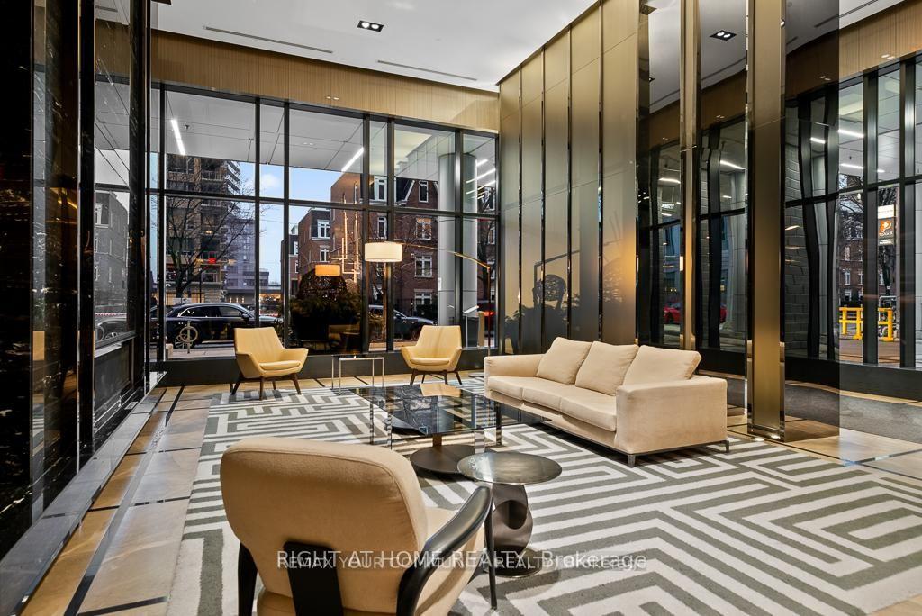 Photo 2 of Unit # 916, 98 Lillian Street, Toronto, Mount Pleasant West — HOMEH