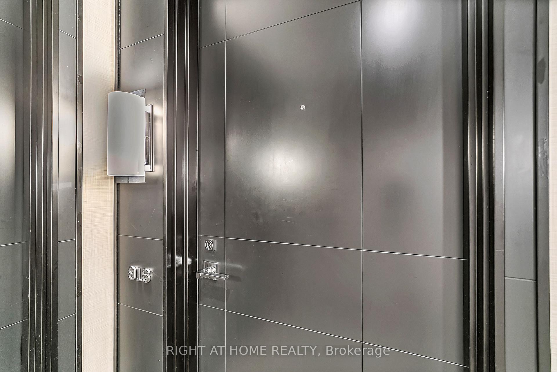 Photo 4 of Unit # 916, 98 Lillian Street, Toronto, Mount Pleasant West — HOMEH