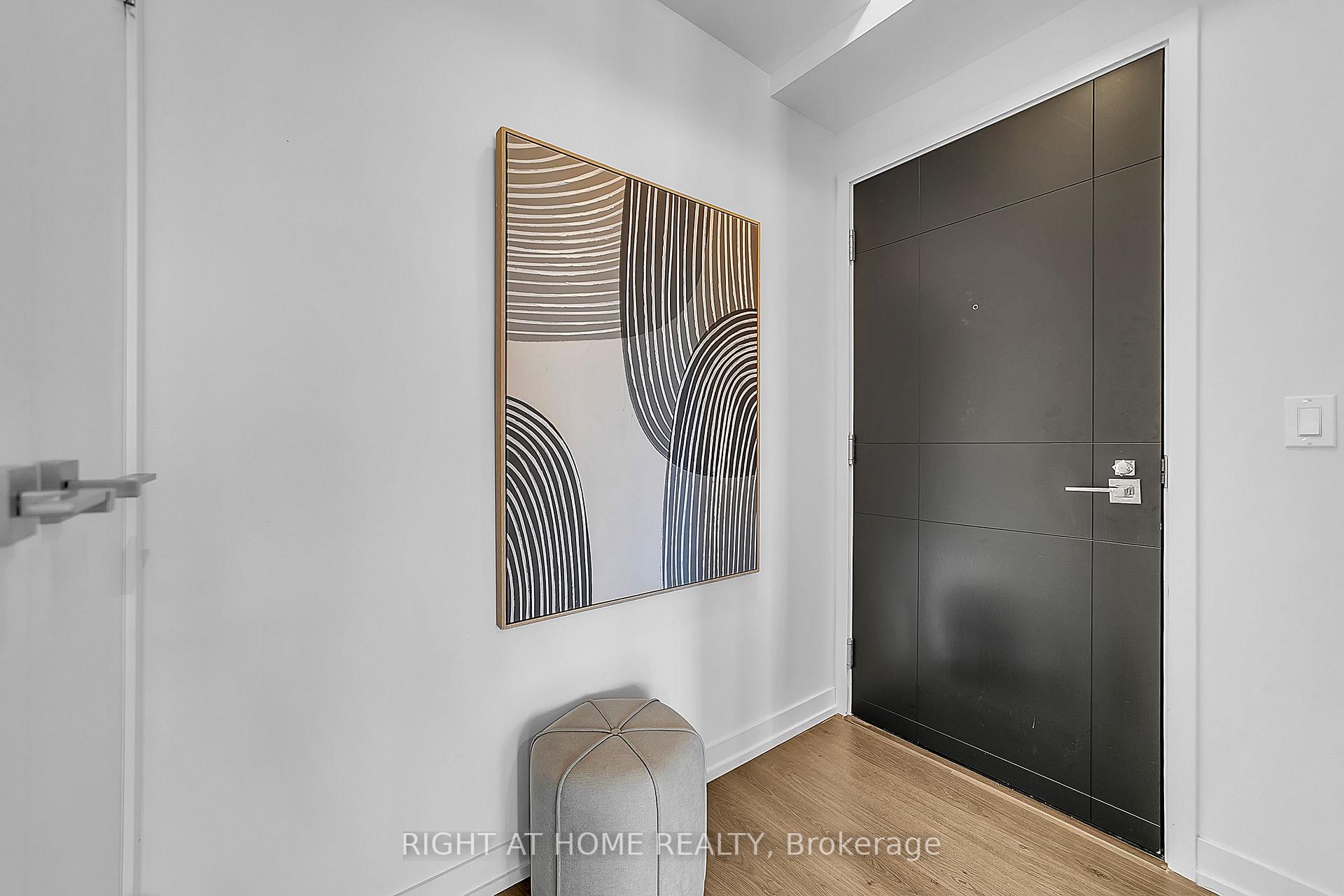 Photo 5 of Unit # 916, 98 Lillian Street, Toronto, Mount Pleasant West — HOMEH