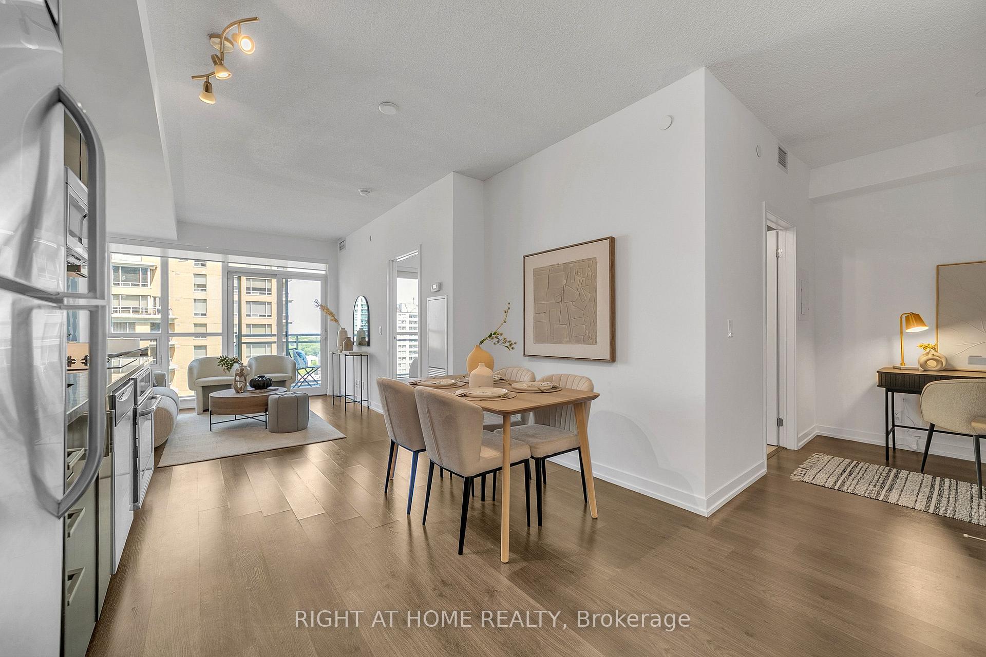 Photo 7 of Unit # 916, 98 Lillian Street, Toronto, Mount Pleasant West — HOMEH