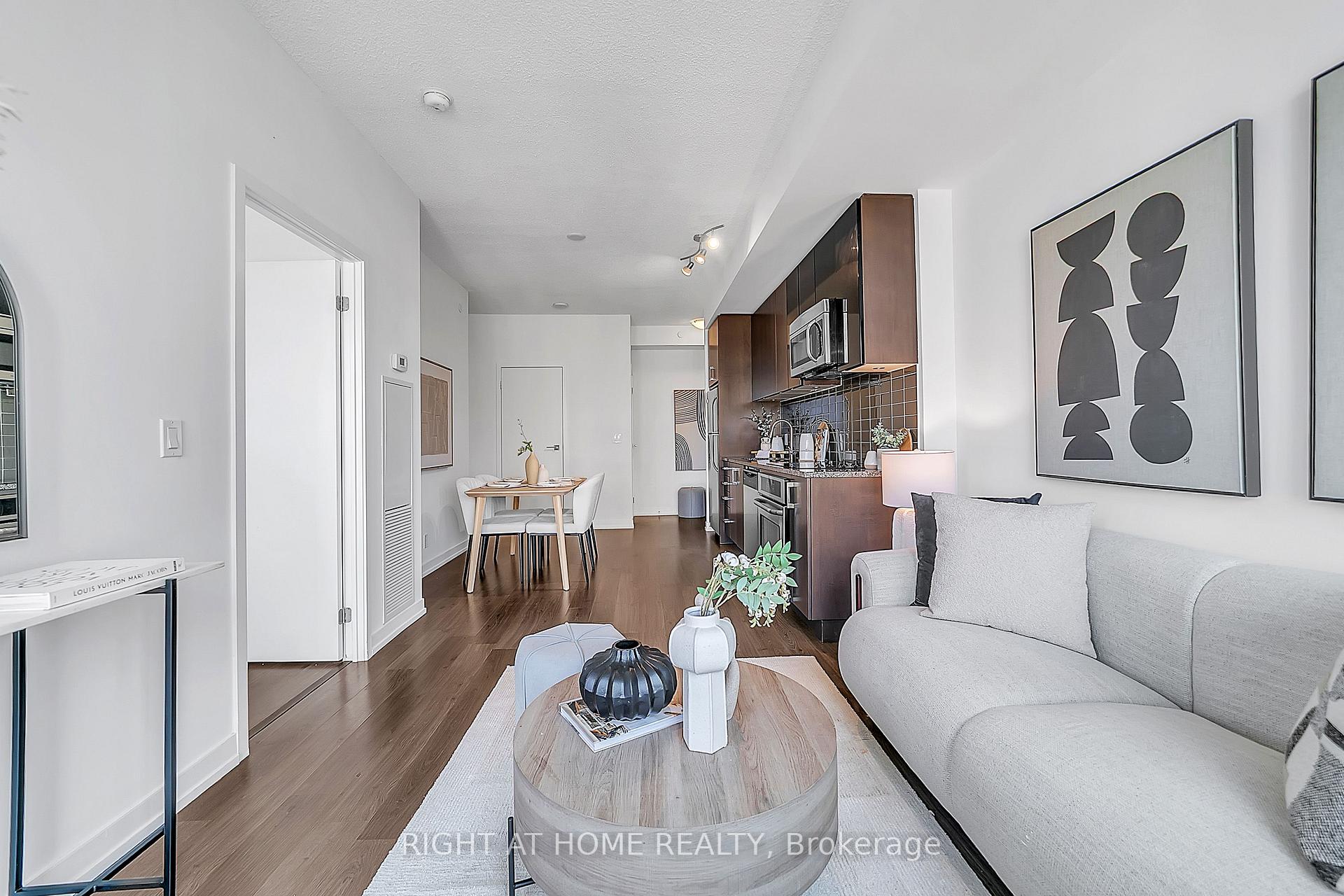 Photo 15 of Unit # 916, 98 Lillian Street, Toronto, Mount Pleasant West — HOMEH
