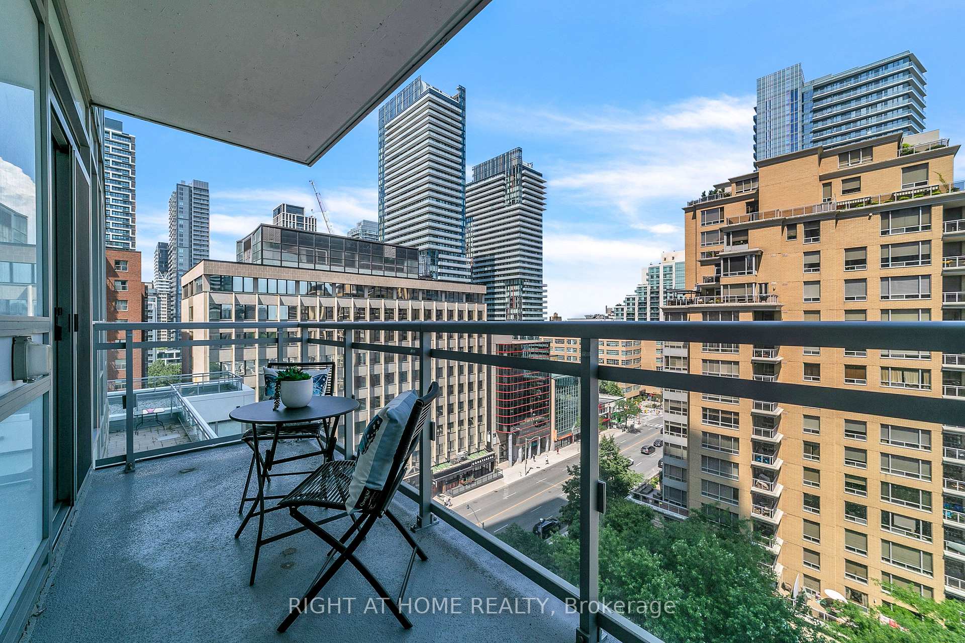 Photo 22 of Unit # 916, 98 Lillian Street, Toronto, Mount Pleasant West — HOMEH
