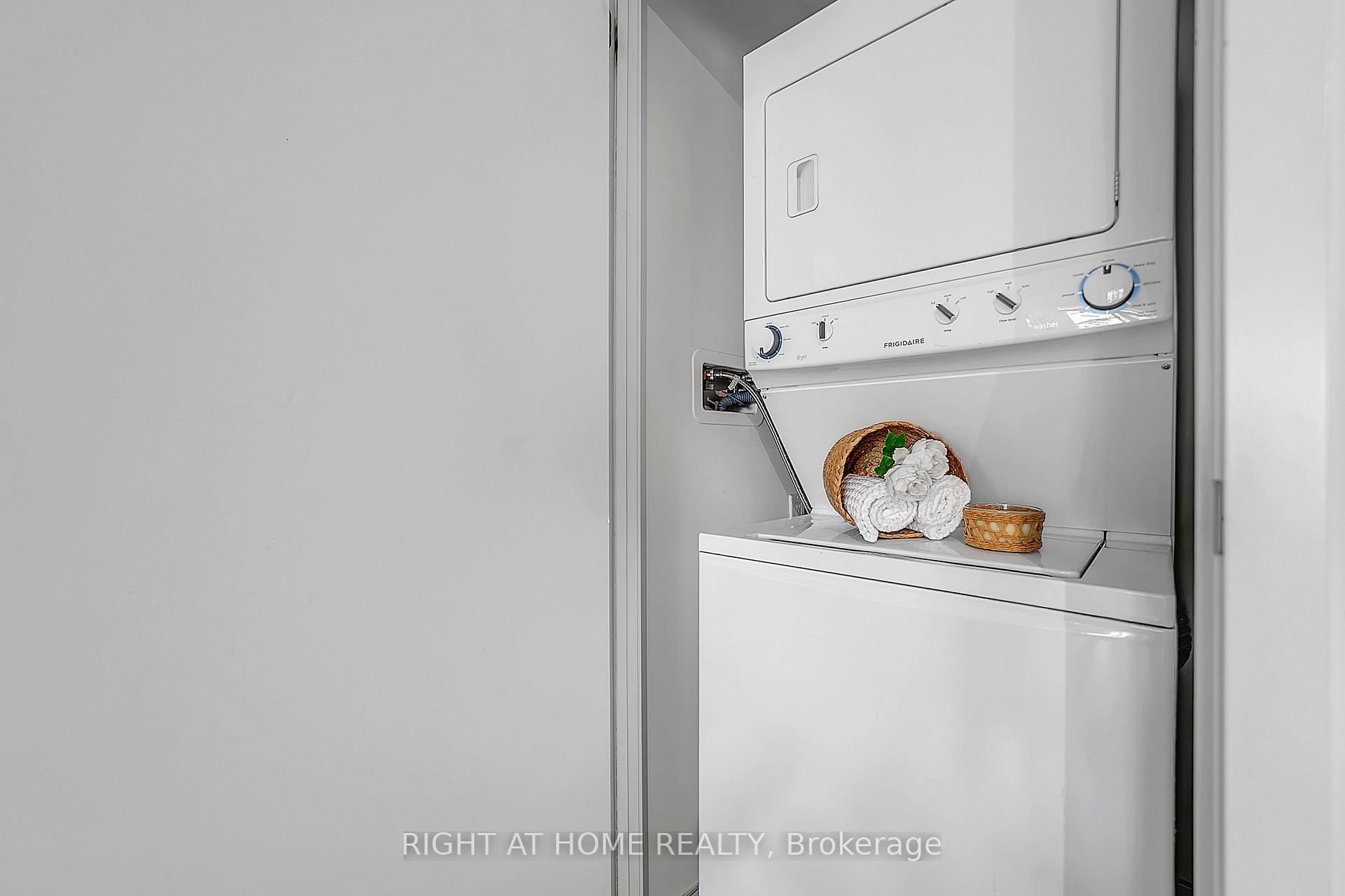 Photo 23 of Unit # 916, 98 Lillian Street, Toronto, Mount Pleasant West — HOMEH