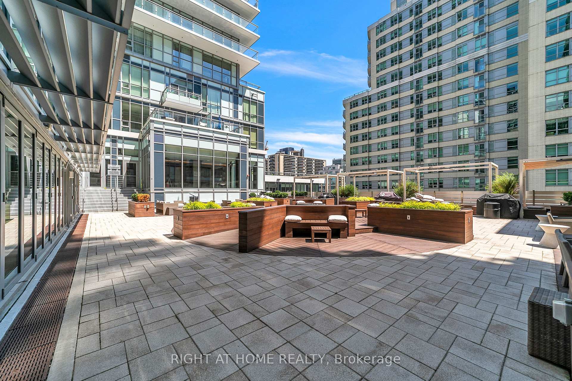 Photo 31 of Unit # 916, 98 Lillian Street, Toronto, Mount Pleasant West — HOMEH