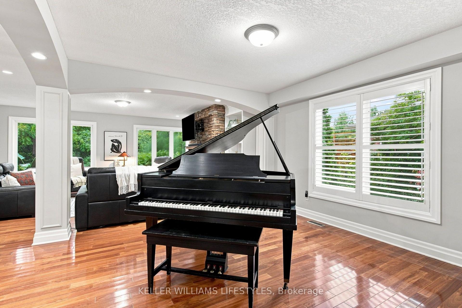 Photo 7 of 3327 Settlement Trail, London, South V — HOMEH