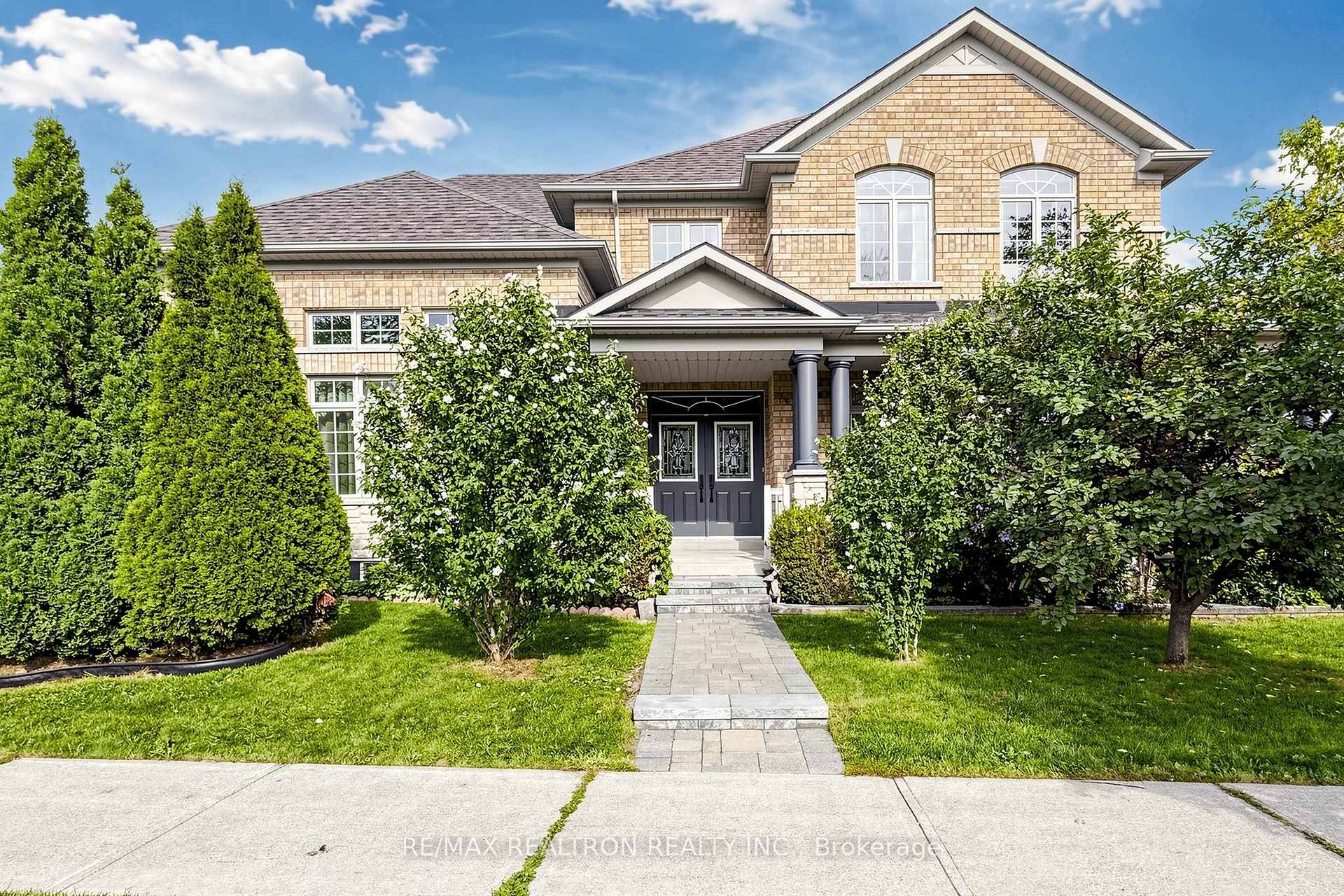 Photo 3 of 184 Ivy Glen Drive, Vaughan, Patterson — HOMEH