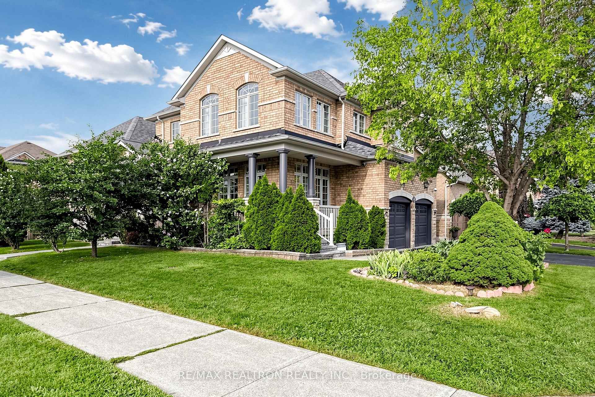Photo 4 of 184 Ivy Glen Drive, Vaughan, Patterson — HOMEH