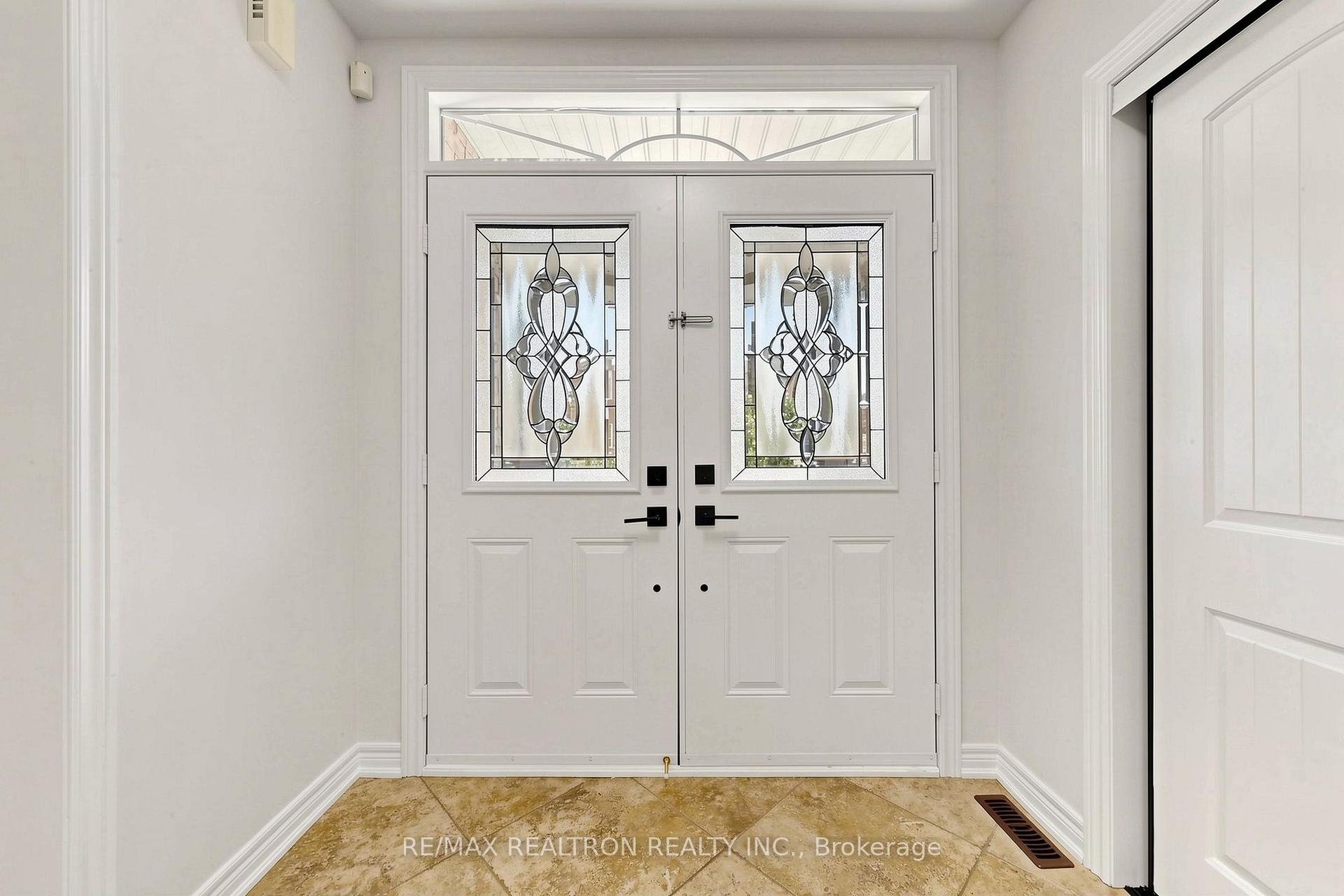 Photo 7 of 184 Ivy Glen Drive, Vaughan, Patterson — HOMEH