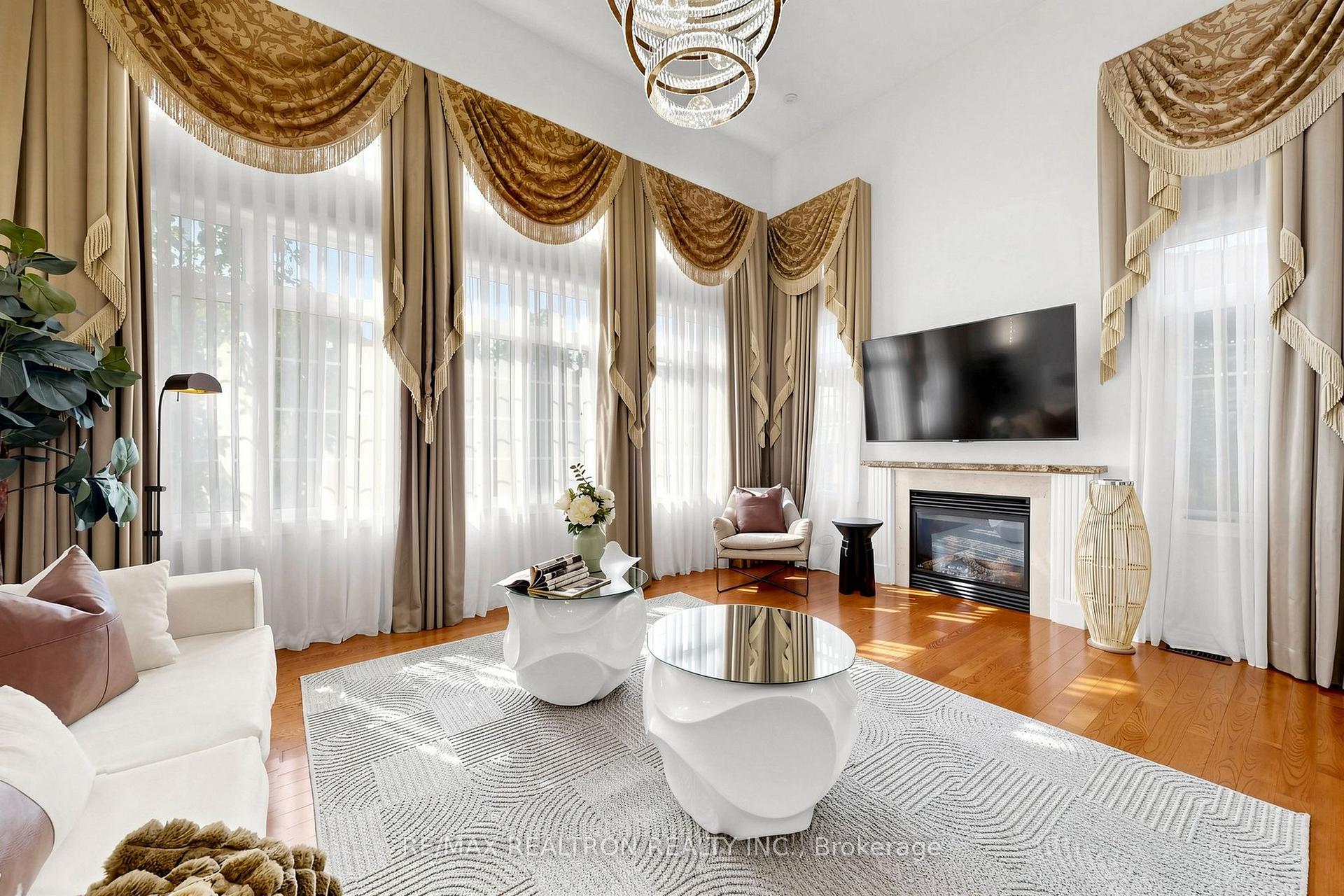 Photo 11 of 184 Ivy Glen Drive, Vaughan, Patterson — HOMEH