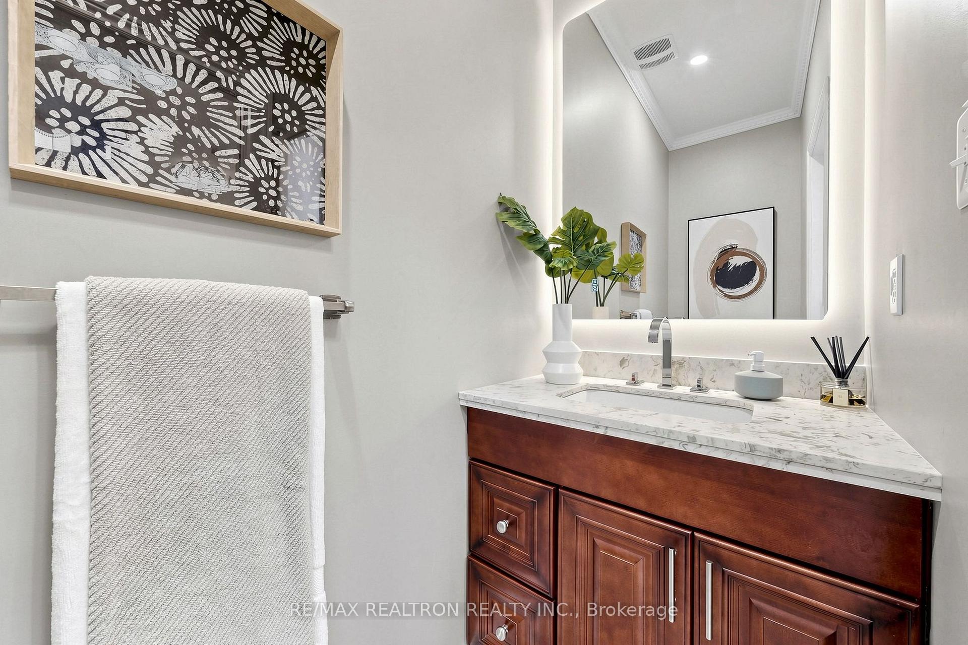 Photo 18 of 184 Ivy Glen Drive, Vaughan, Patterson — HOMEH