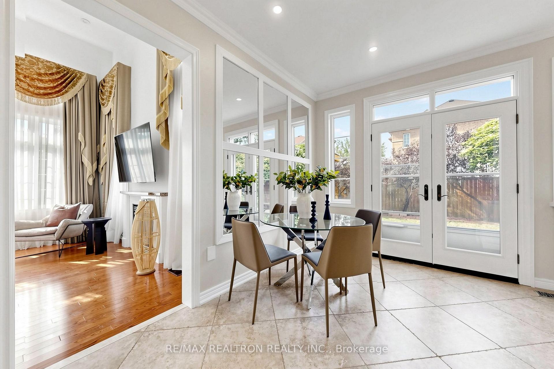 Photo 19 of 184 Ivy Glen Drive, Vaughan, Patterson — HOMEH