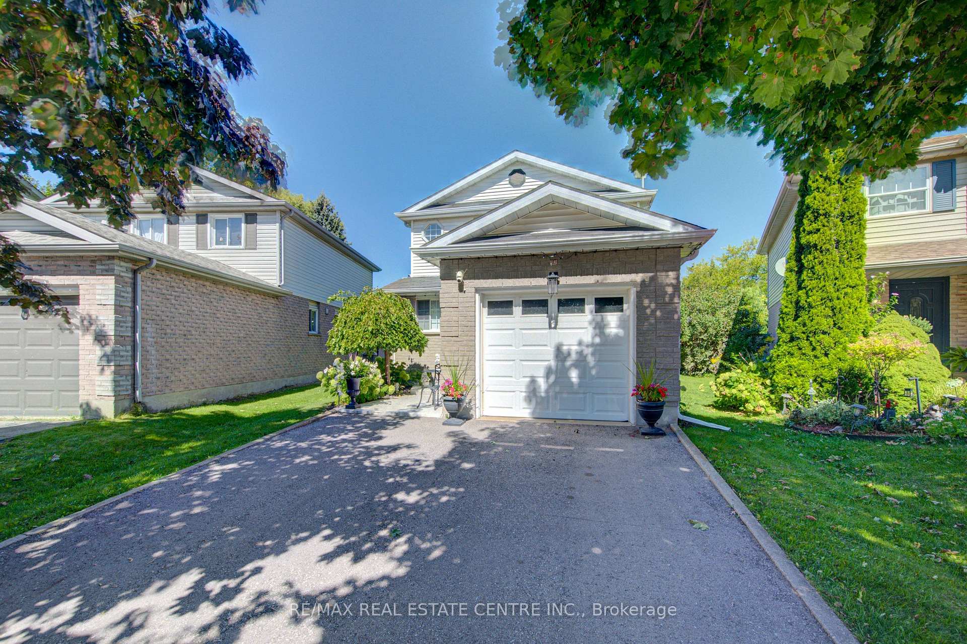 Photo 4 of 351 Northview Heights Place, Cambridge, Greenway-Chaplin — HOMEH