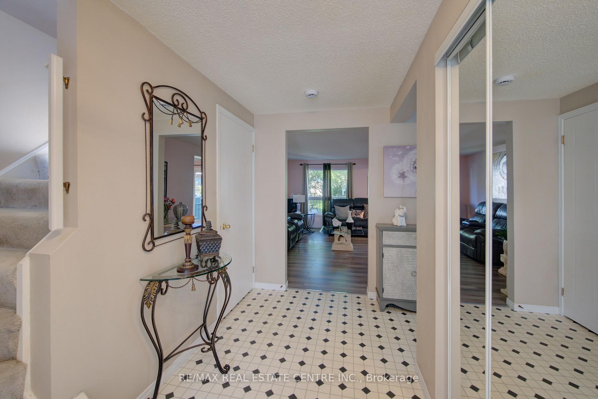 Photo 9 of 351 Northview Heights Place, Cambridge, Greenway-Chaplin — HOMEH