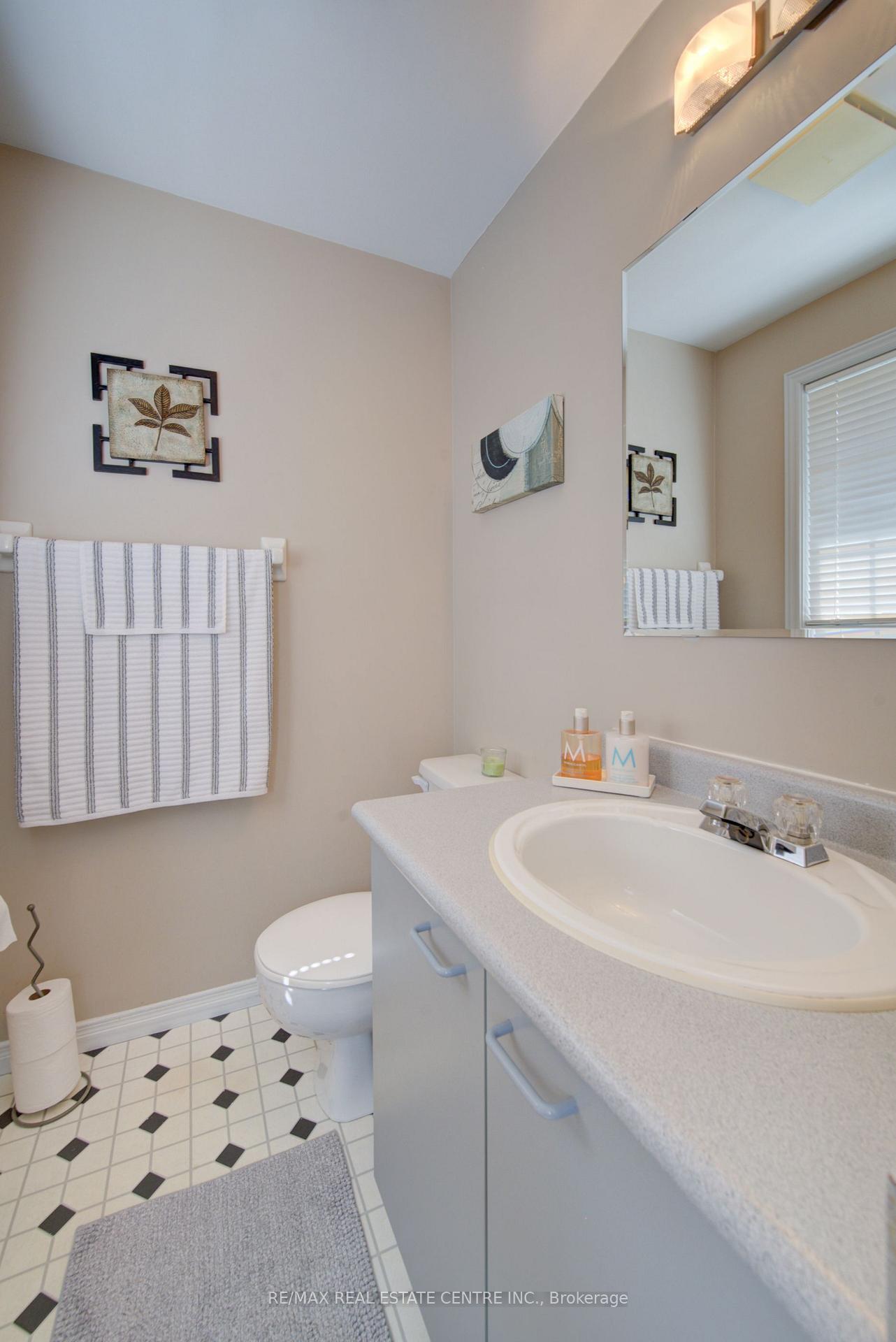 Photo 10 of 351 Northview Heights Place, Cambridge, Greenway-Chaplin — HOMEH