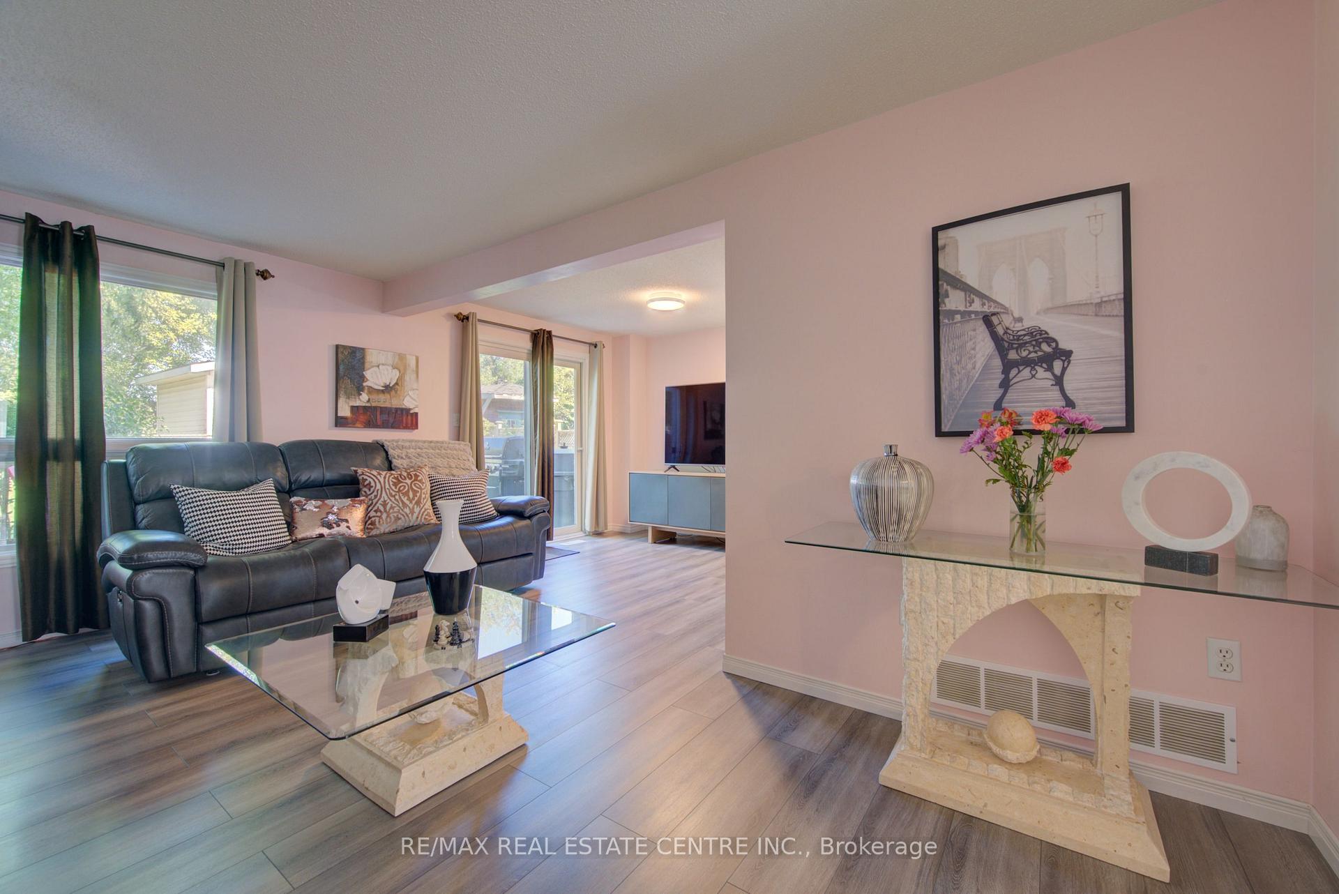 Photo 14 of 351 Northview Heights Place, Cambridge, Greenway-Chaplin — HOMEH