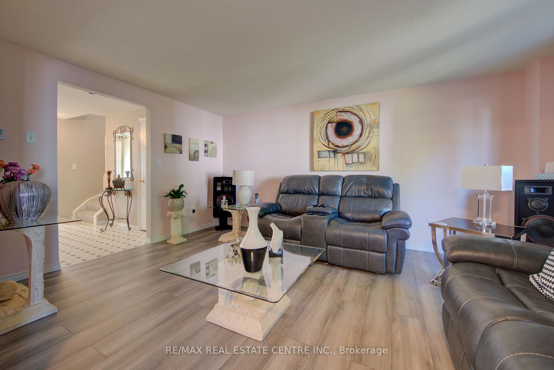 Photo 15 of 351 Northview Heights Place, Cambridge, Greenway-Chaplin — HOMEH