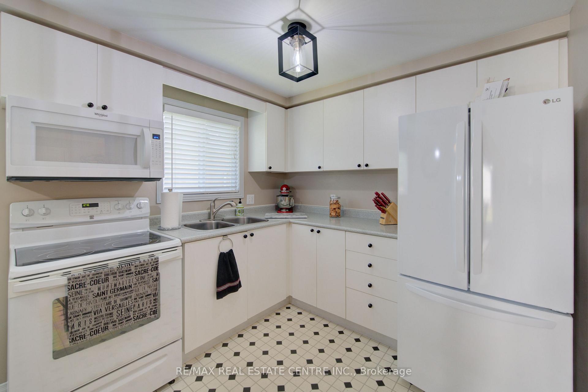 Photo 17 of 351 Northview Heights Place, Cambridge, Greenway-Chaplin — HOMEH