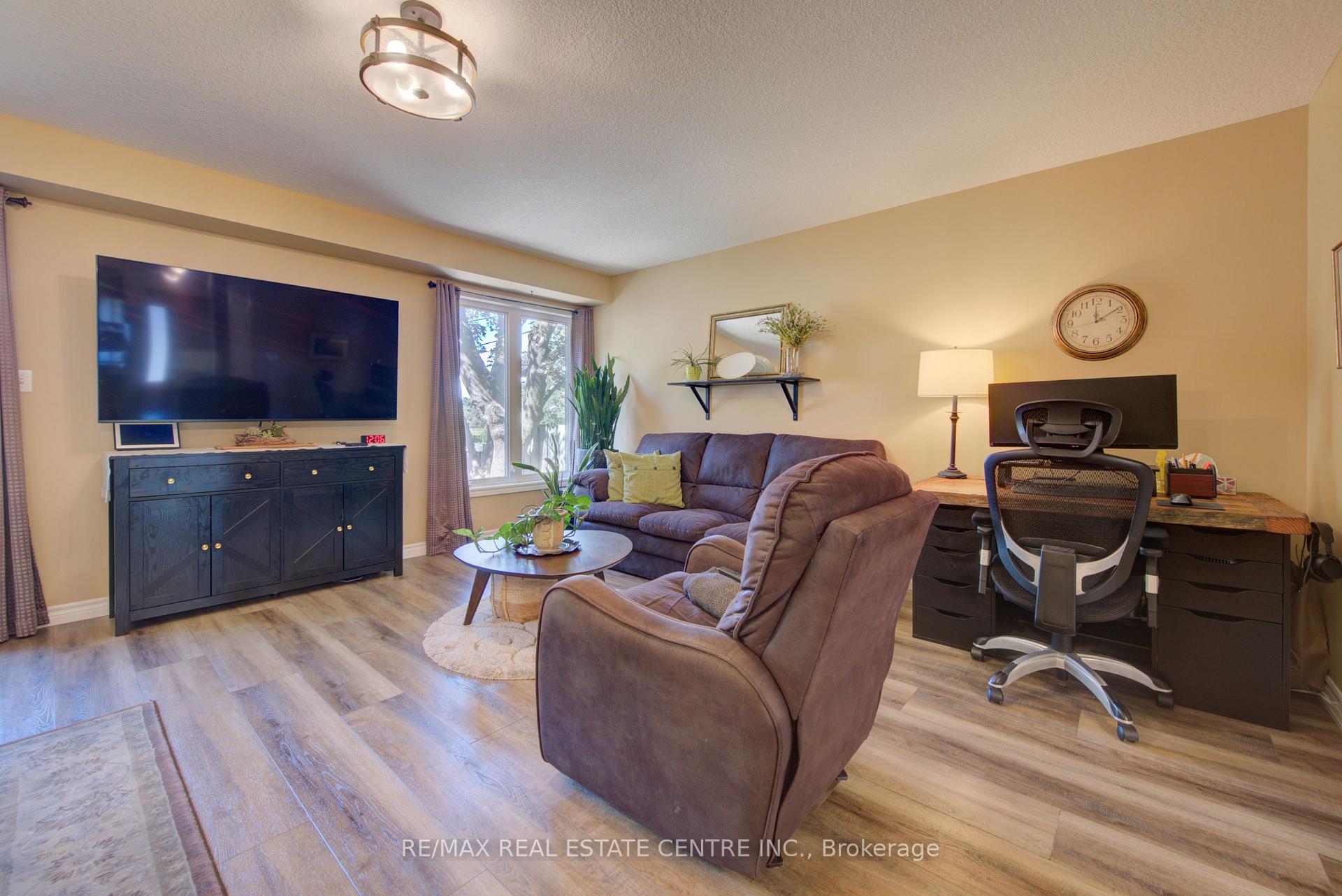 Photo 17 of 489 Leander Place, Kitchener, Bridgeport — HOMEH