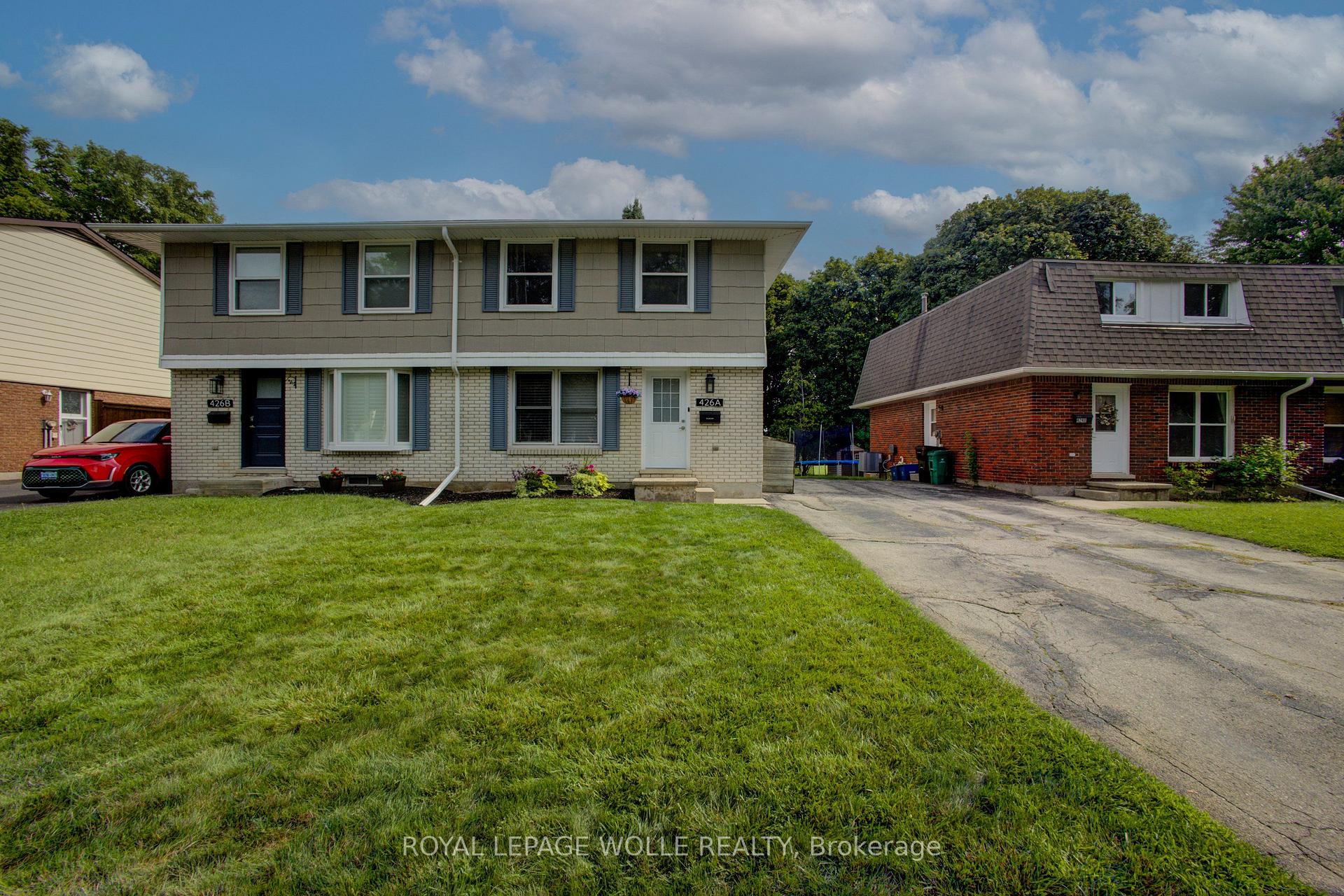 Photo 2 of 426A Dunvegan Drive, Waterloo, Lincoln Village — HOMEH