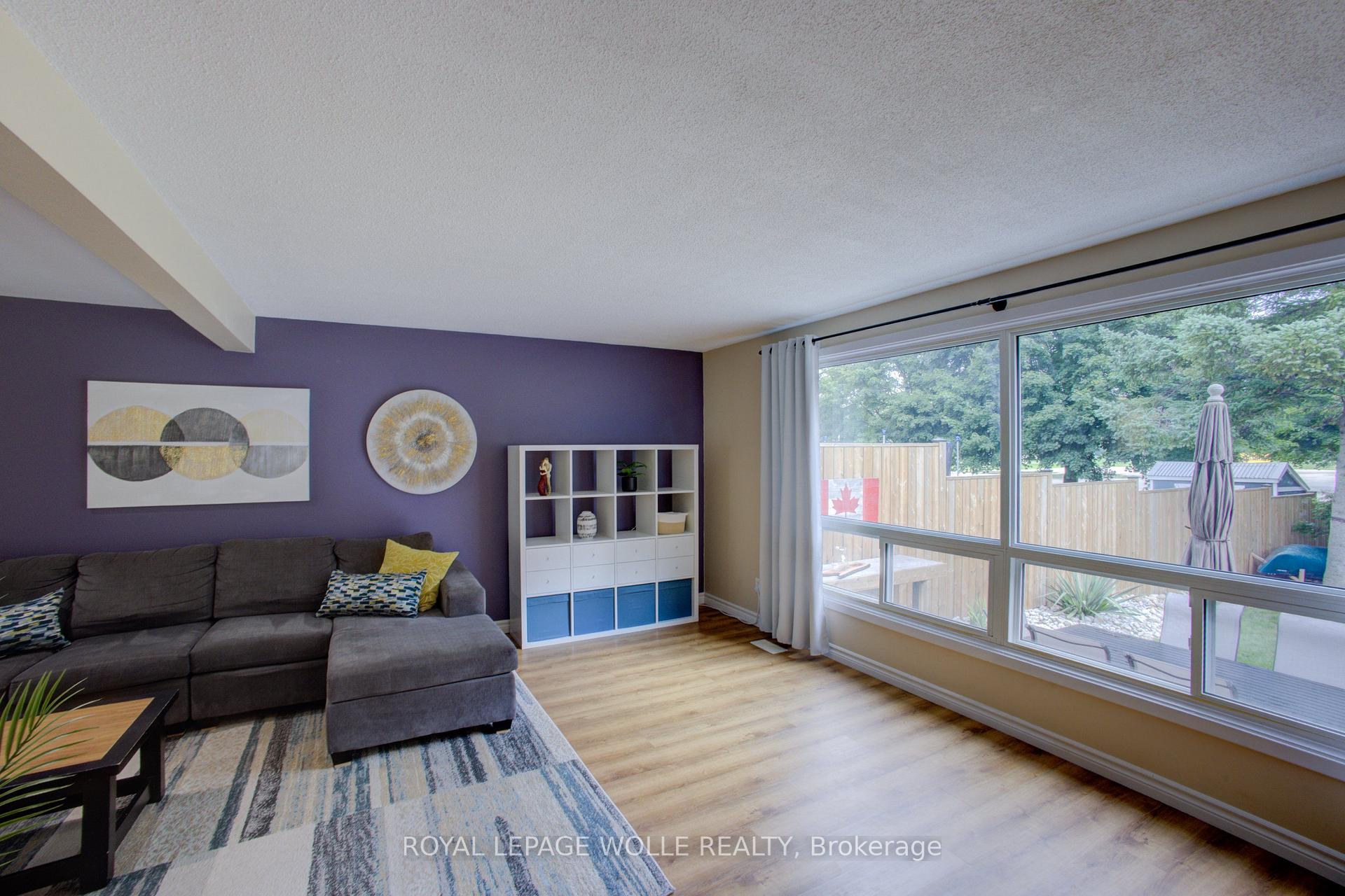 Photo 7 of 426A Dunvegan Drive, Waterloo, Lincoln Village — HOMEH