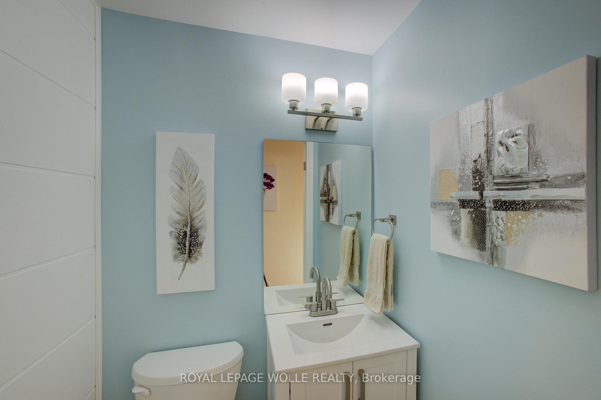 Photo 17 of 426A Dunvegan Drive, Waterloo, Lincoln Village — HOMEH
