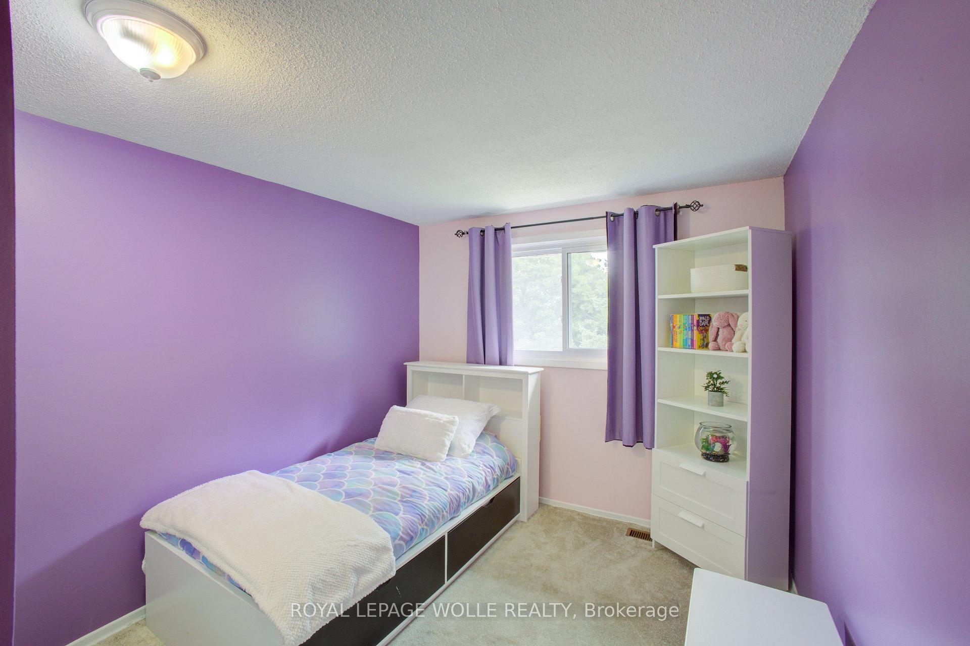 Photo 21 of 426A Dunvegan Drive, Waterloo, Lincoln Village — HOMEH