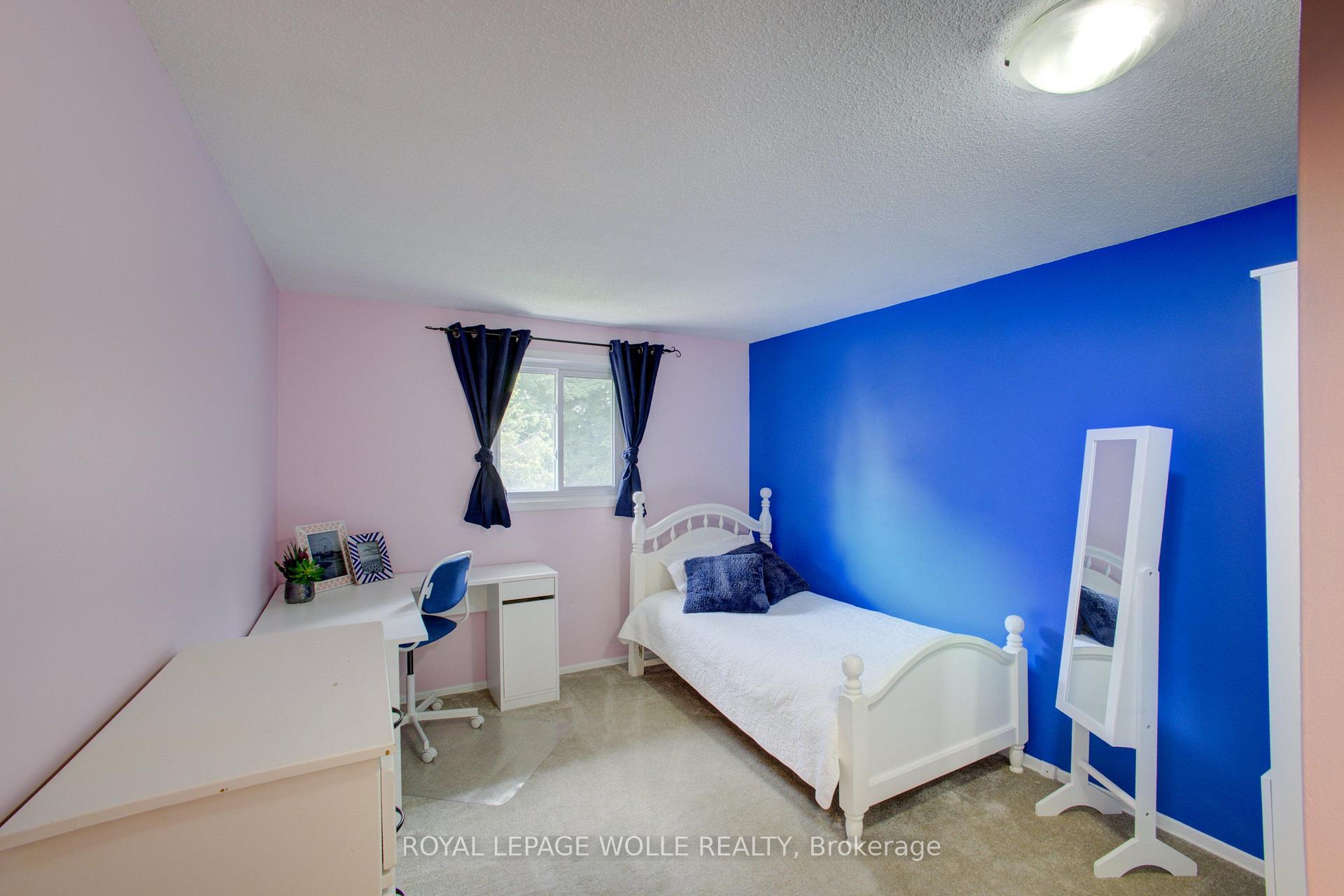 Photo 22 of 426A Dunvegan Drive, Waterloo, Lincoln Village — HOMEH