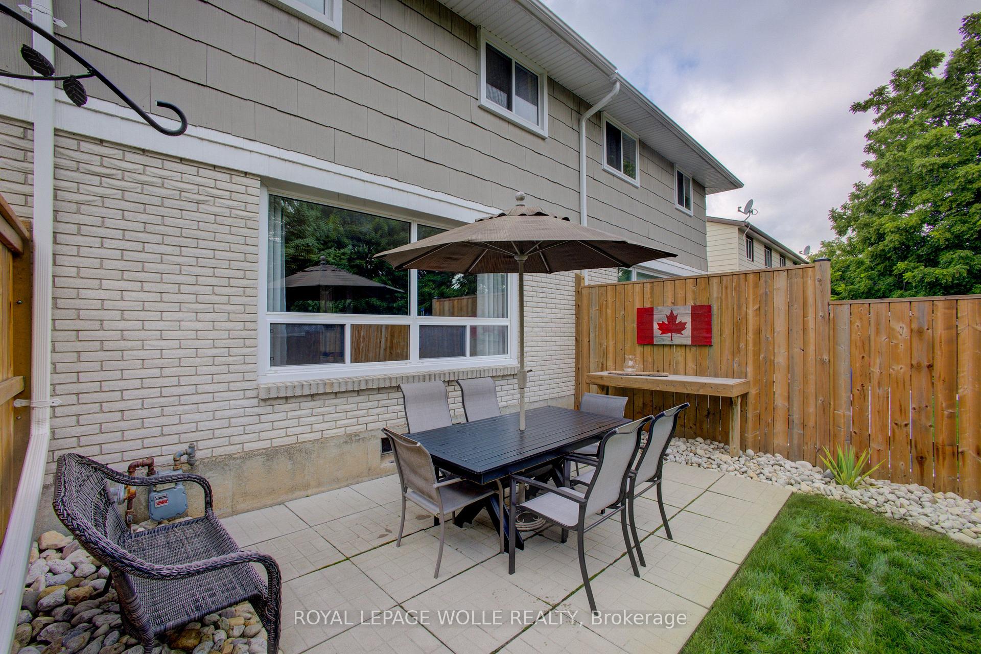 Photo 23 of 426A Dunvegan Drive, Waterloo, Lincoln Village — HOMEH